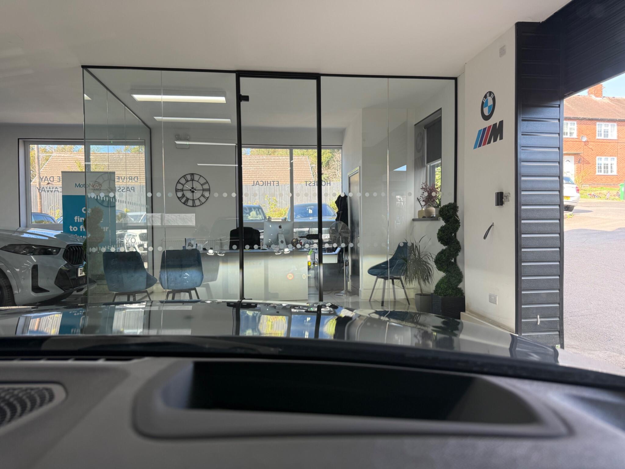 BMW 3 Series view 10