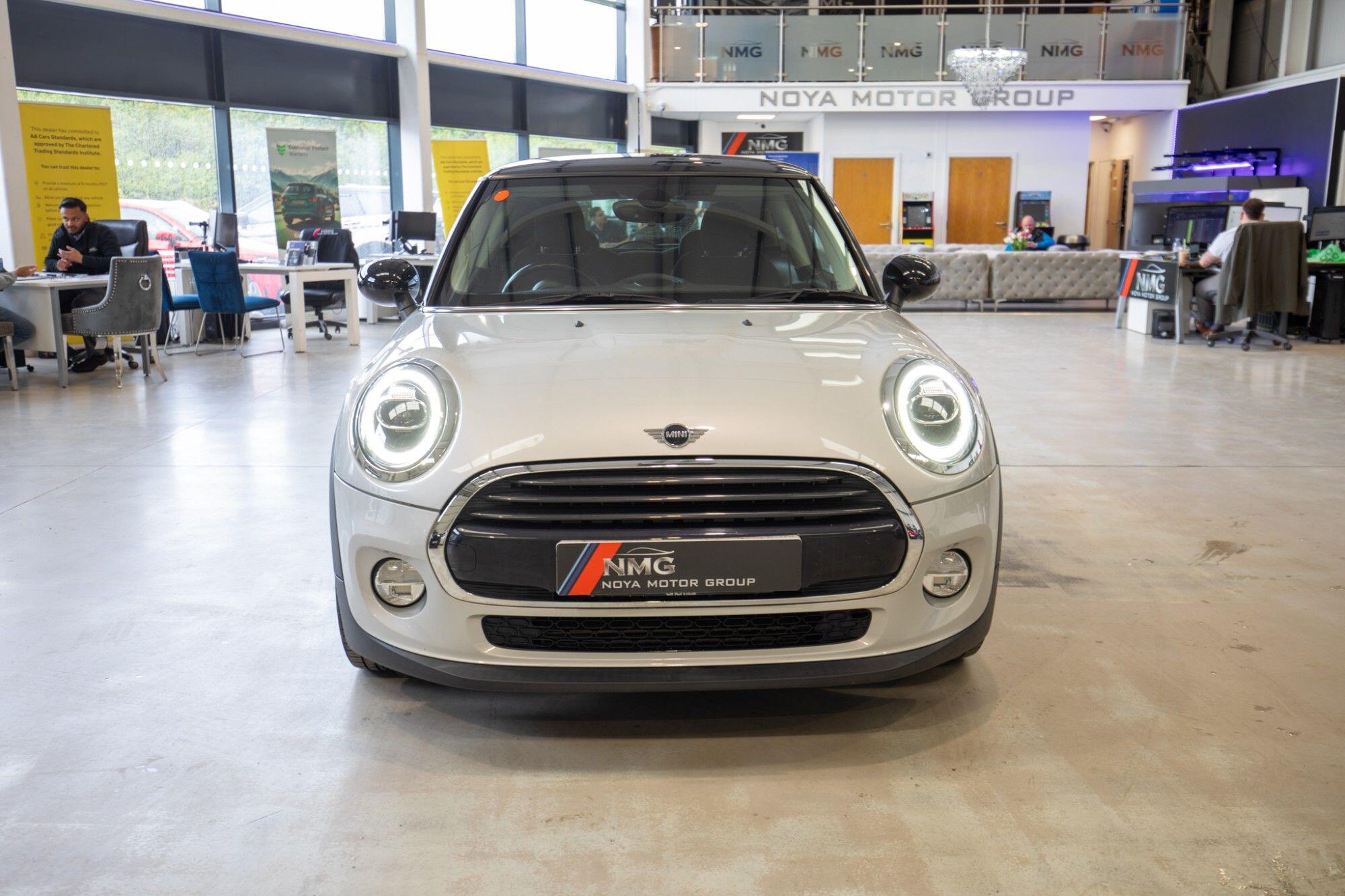 Mini Hatch view 10