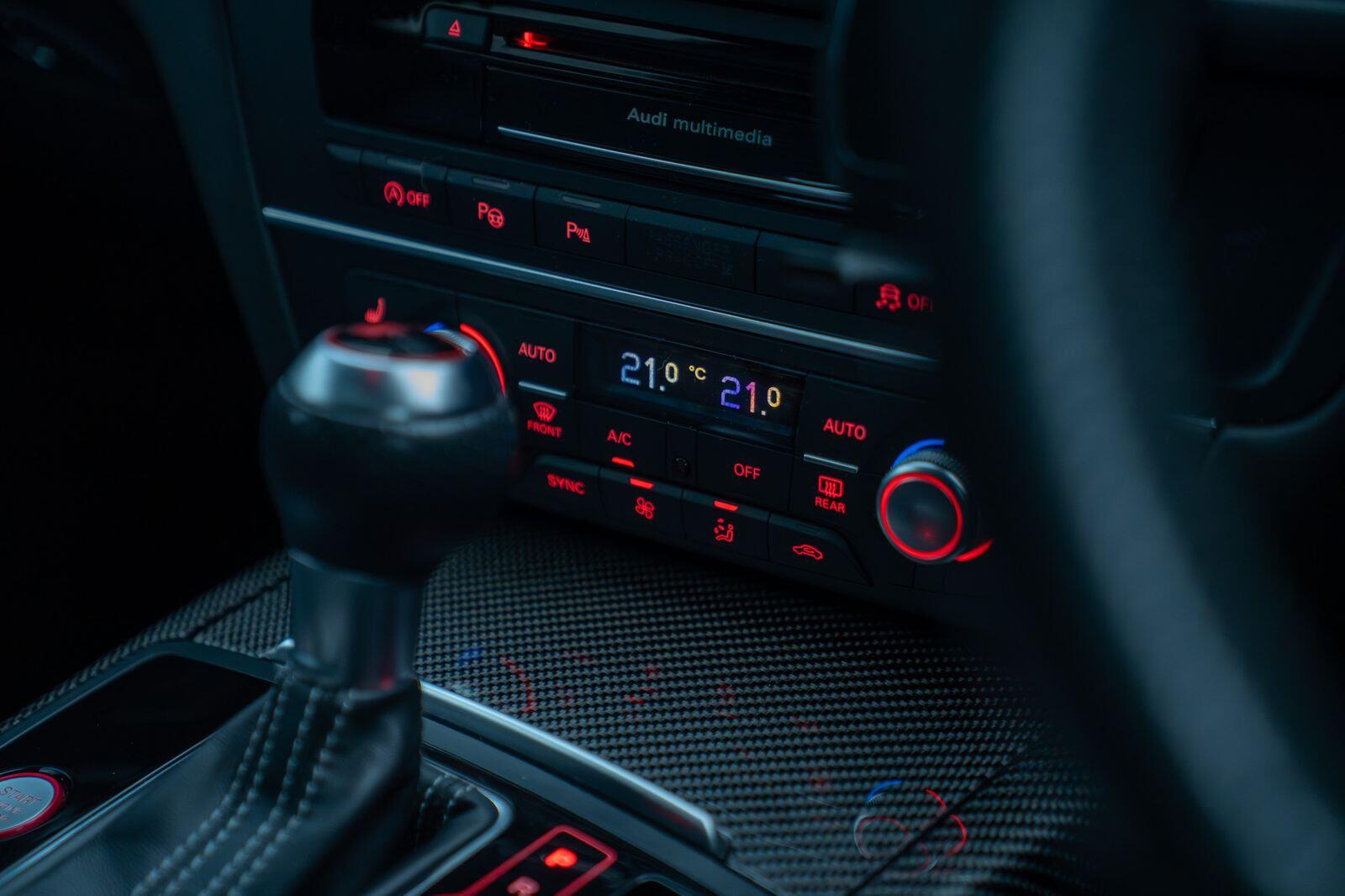 Audi RS6 Avant view 38