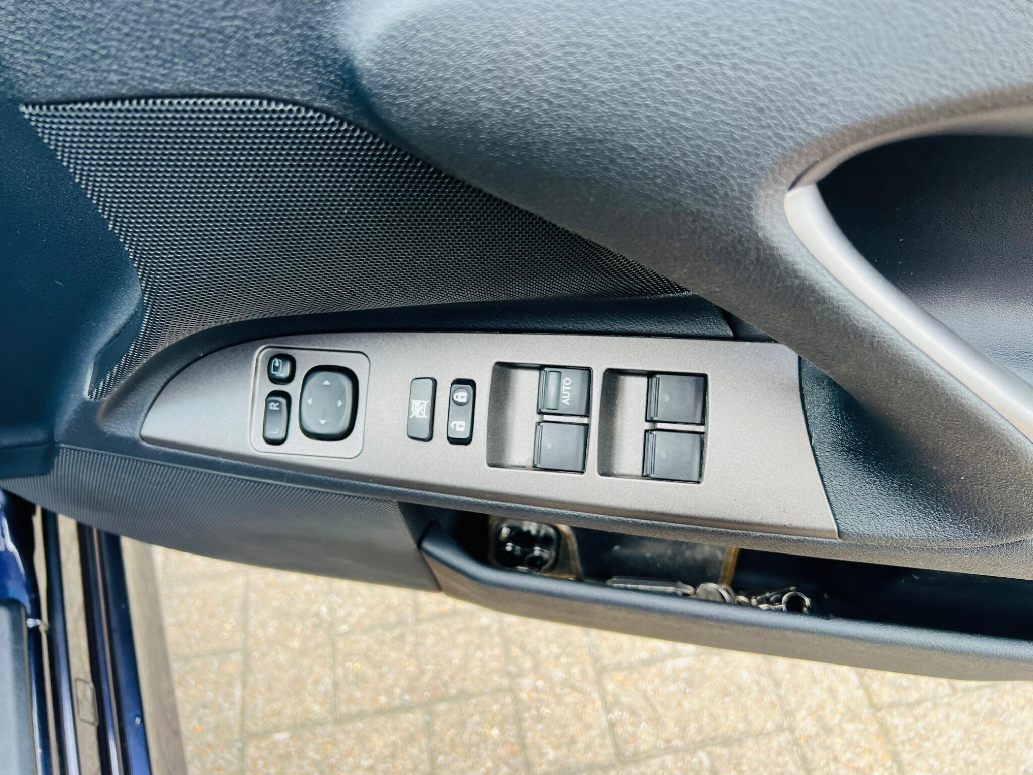 Lexus Is view 89
