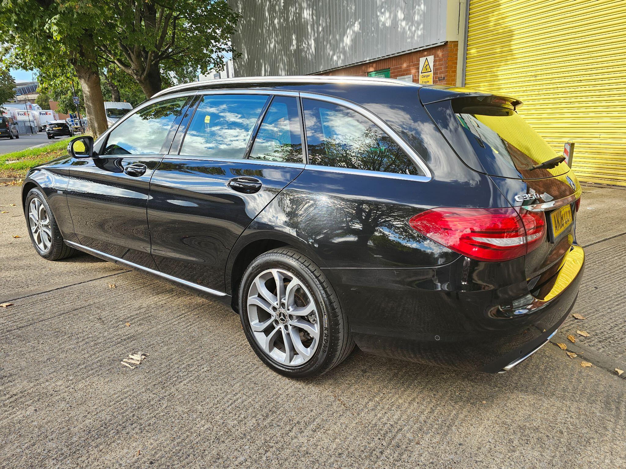 Mercedes-Benz C-Class view 39