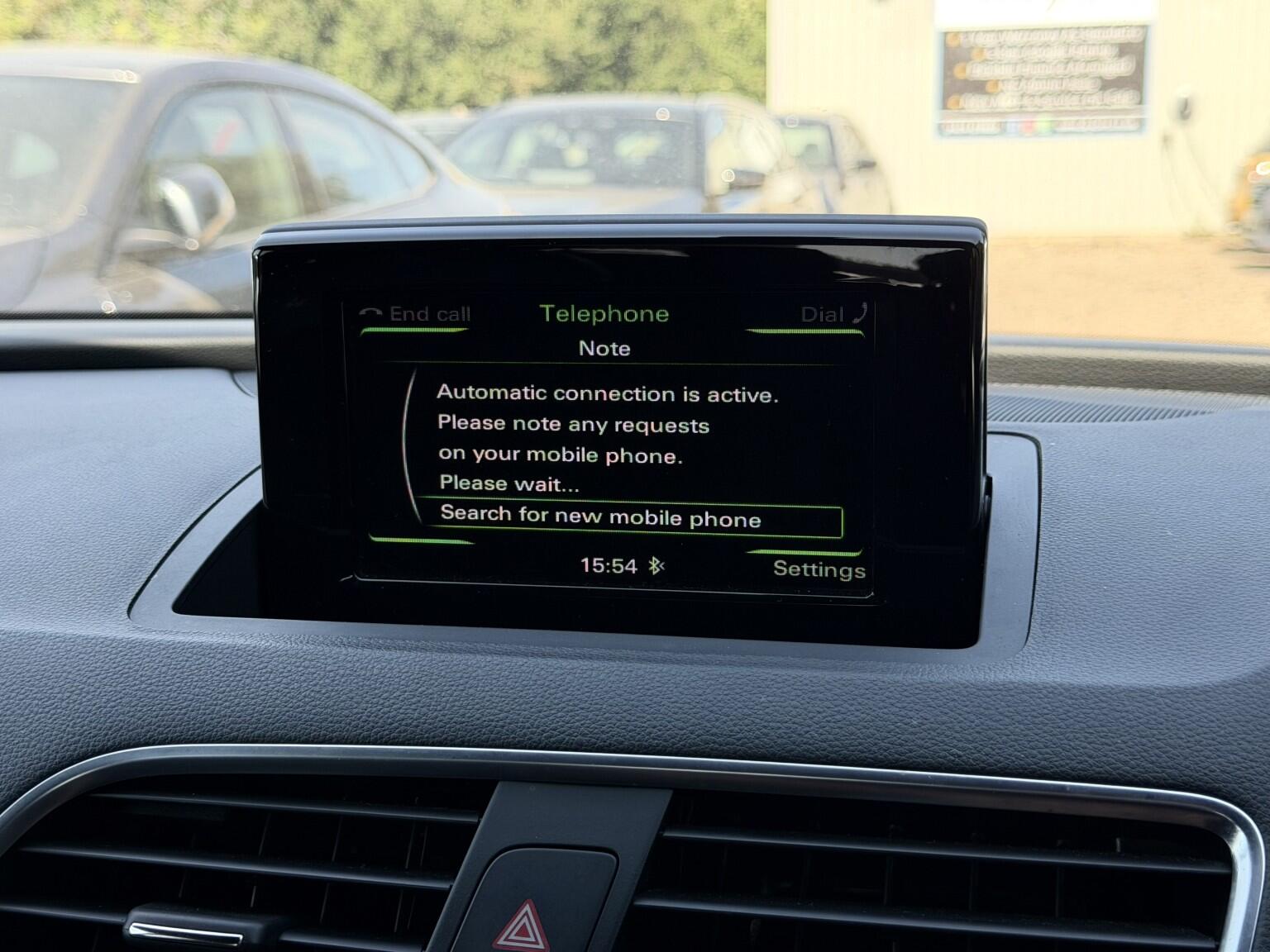 Audi Q3 view 22