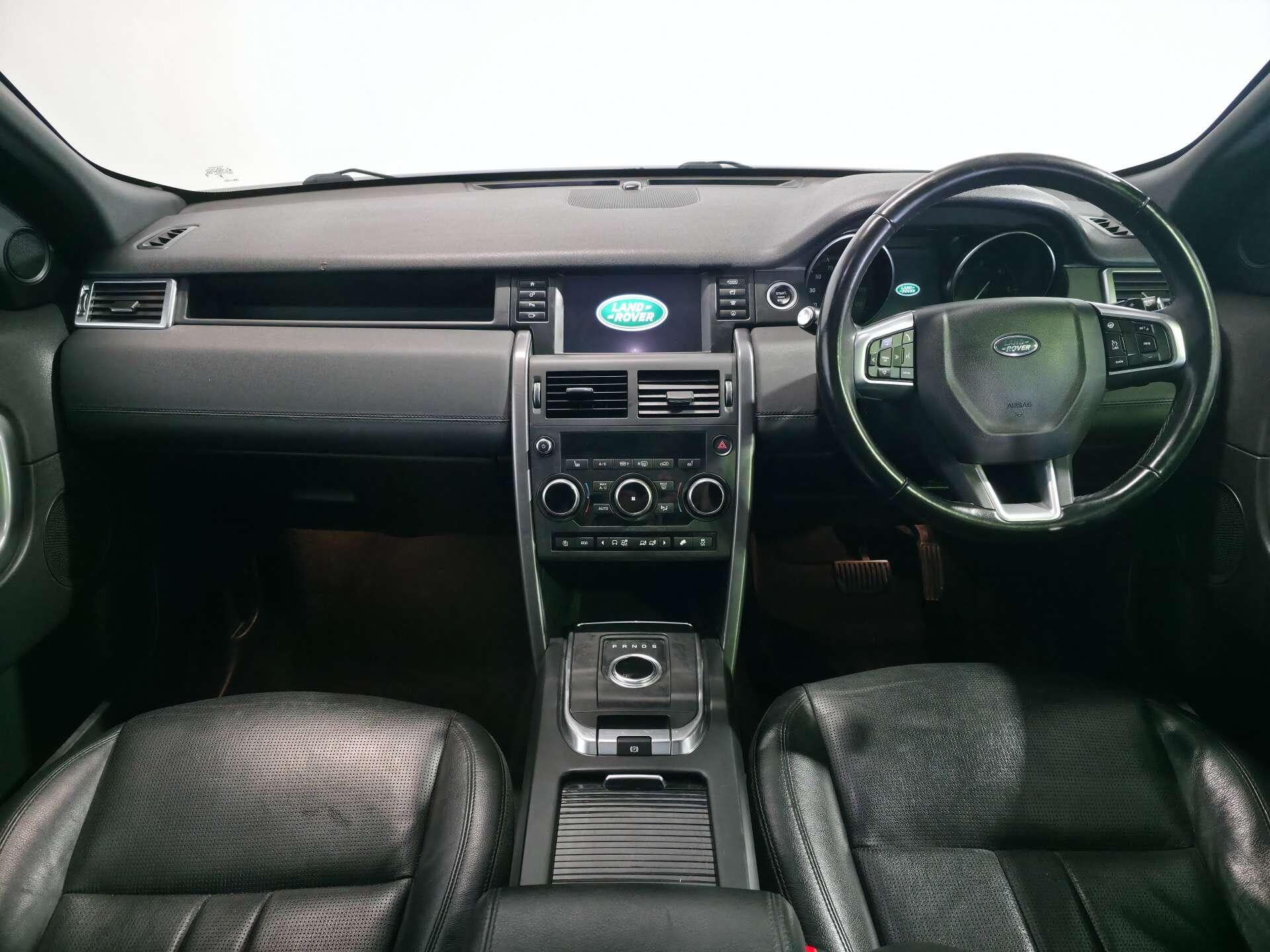 Land Rover Discovery Sport view 9