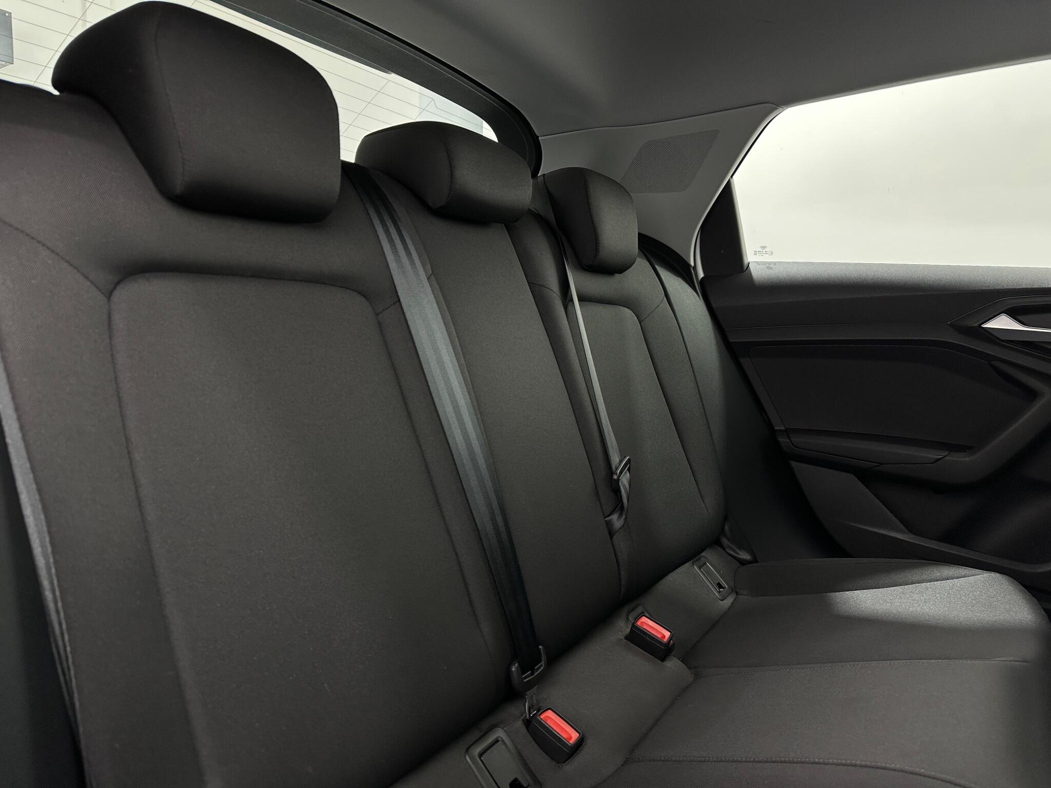 Audi A1 view 40
