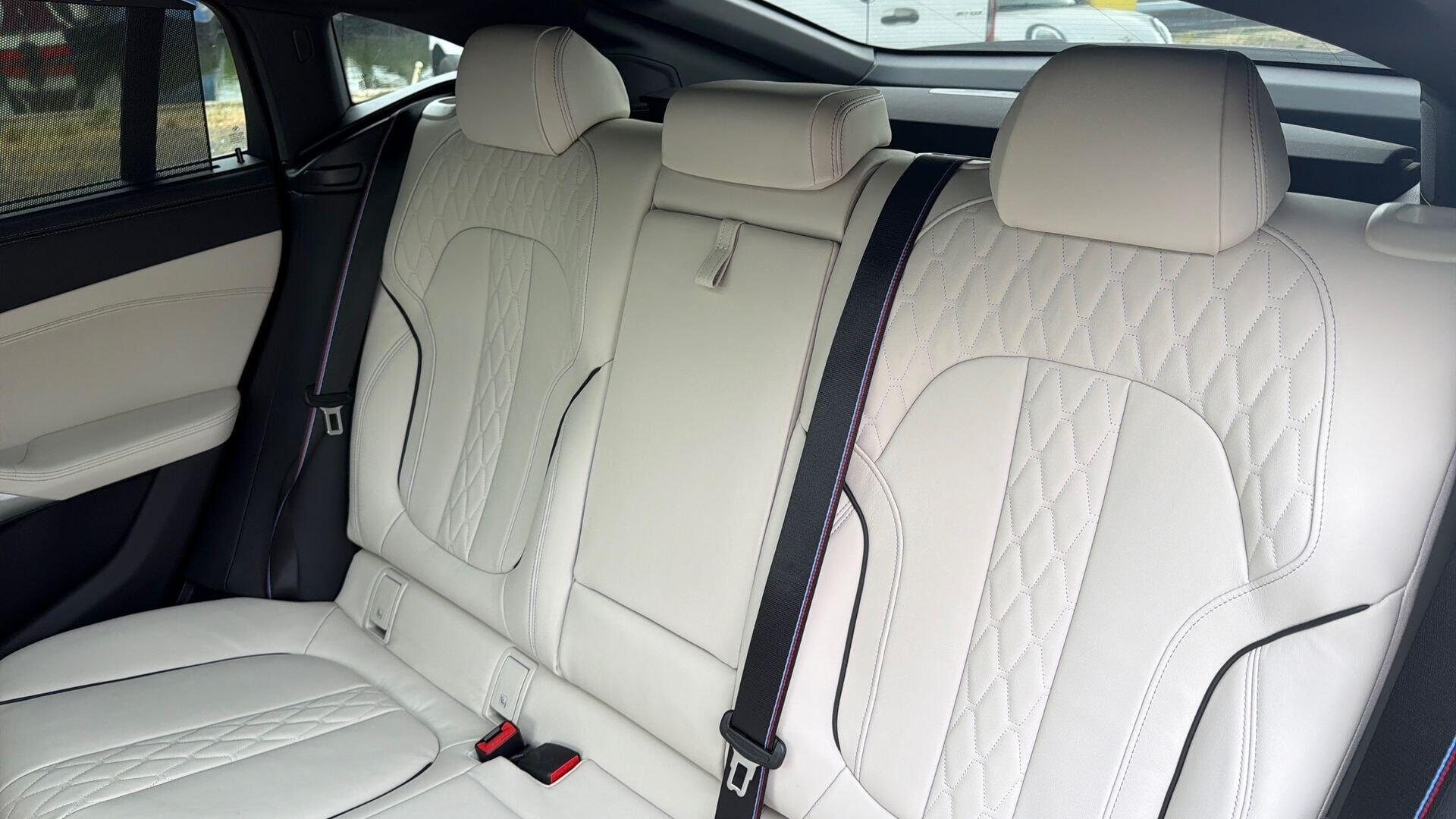 BMW X6 view 12