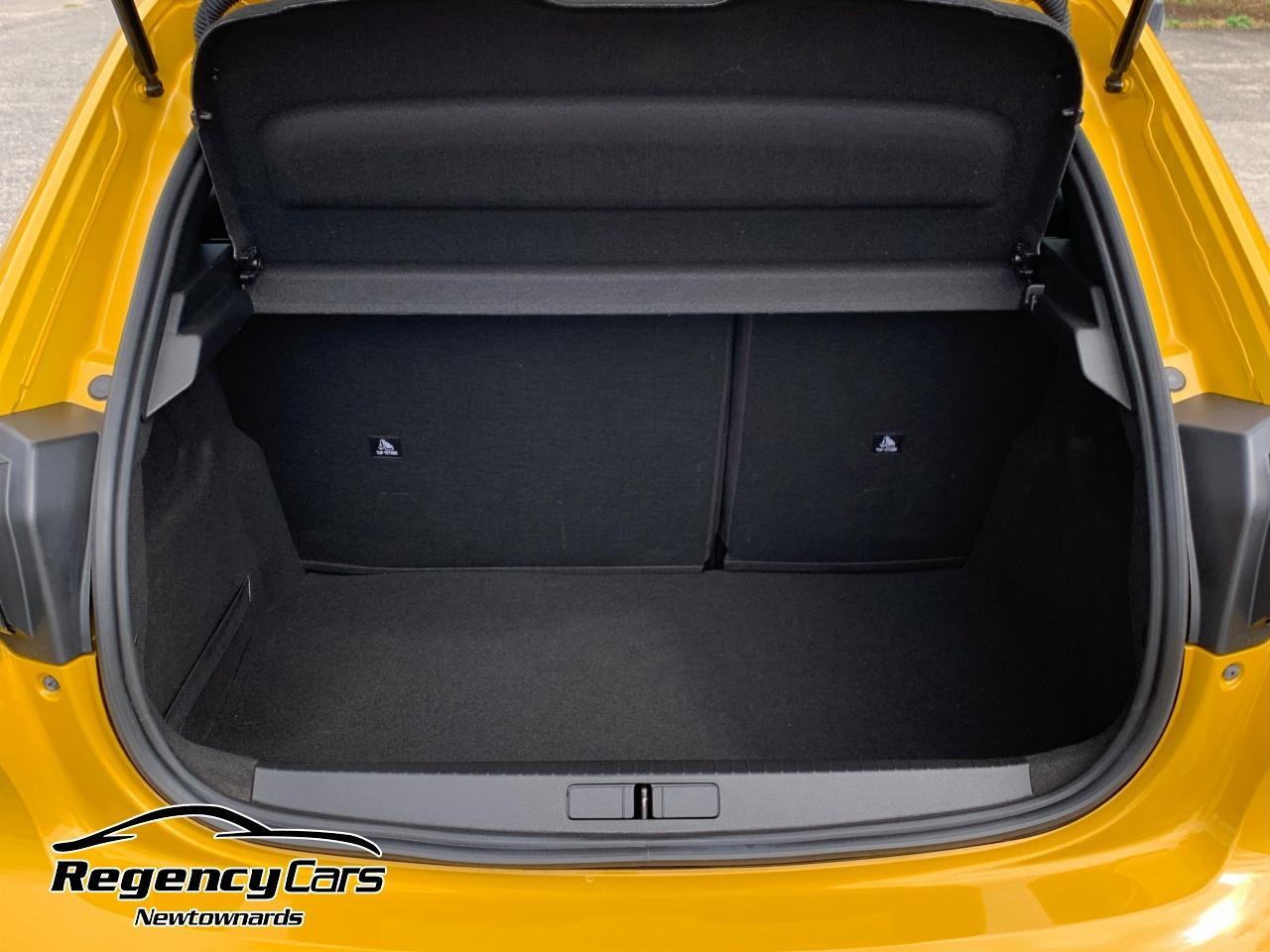 Peugeot 208 view 38