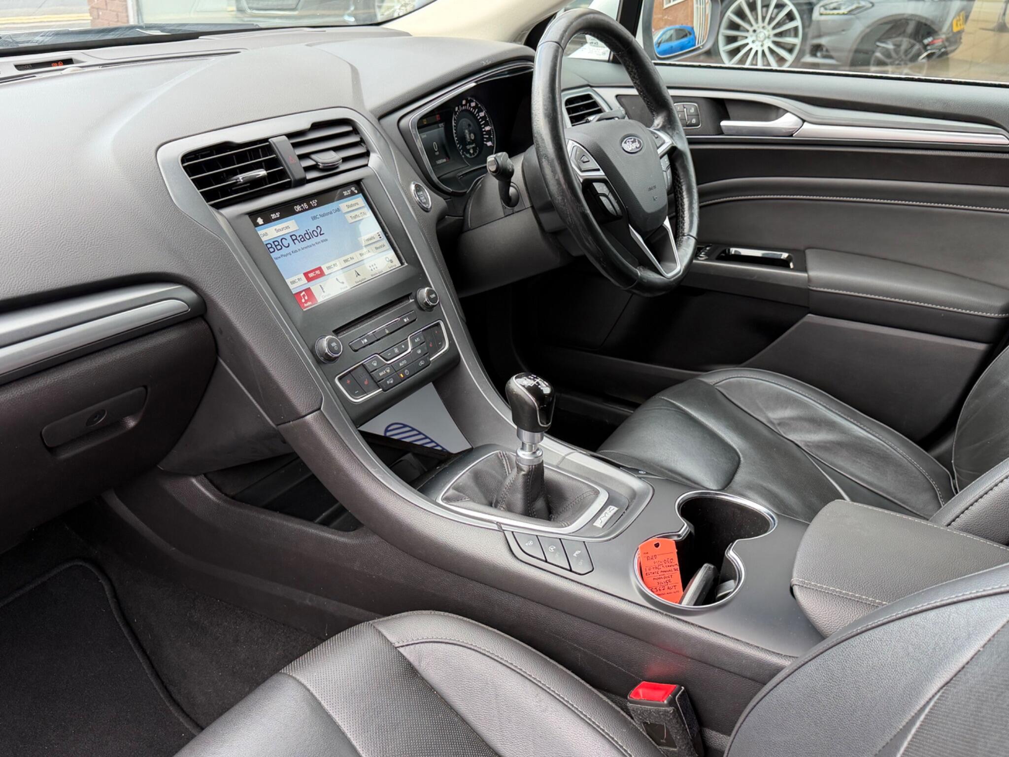 Ford Mondeo view 40