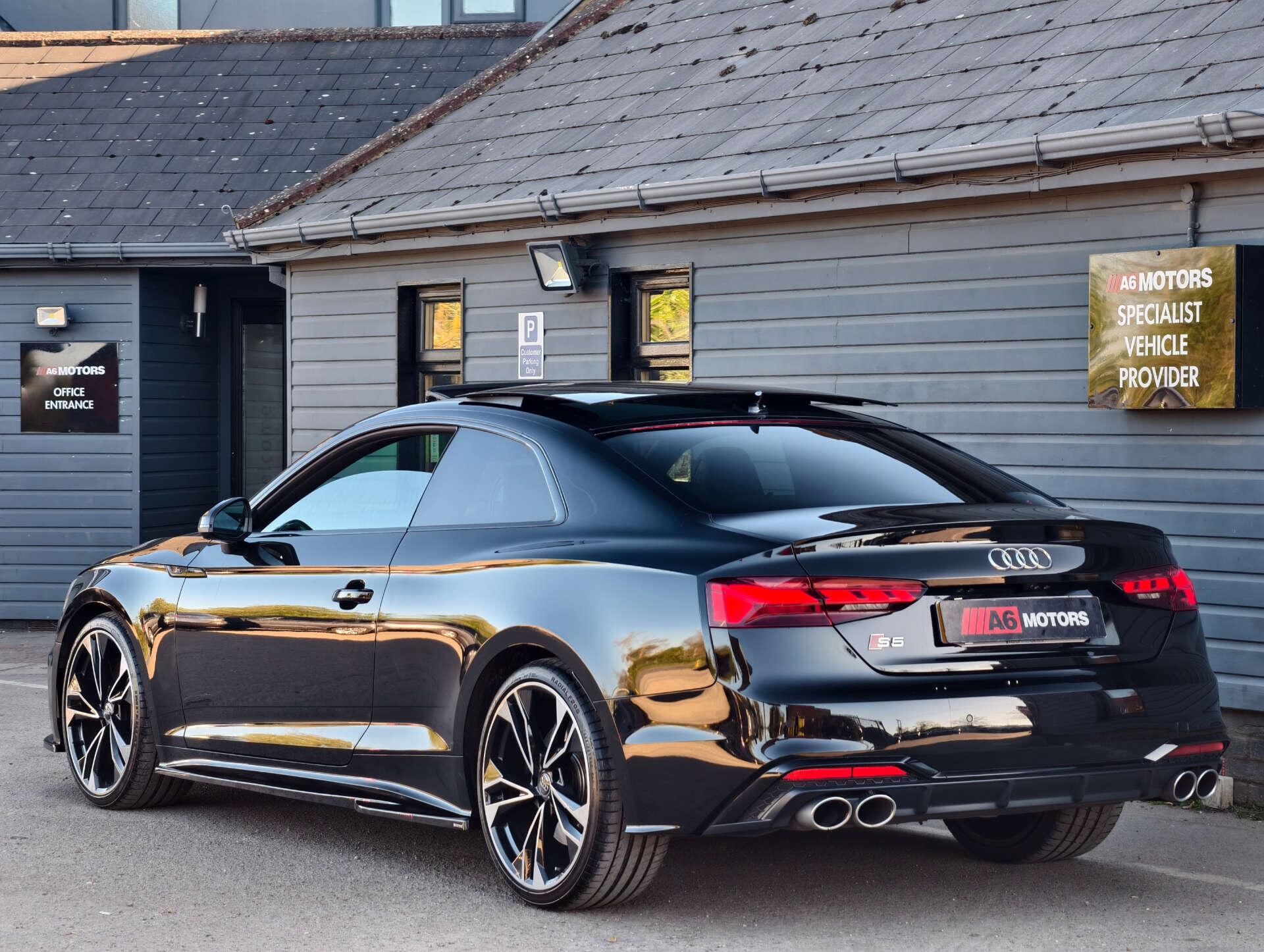 Audi S5 view 12