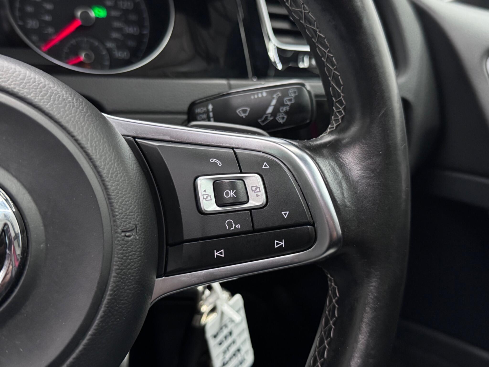 Volkswagen Golf view 43
