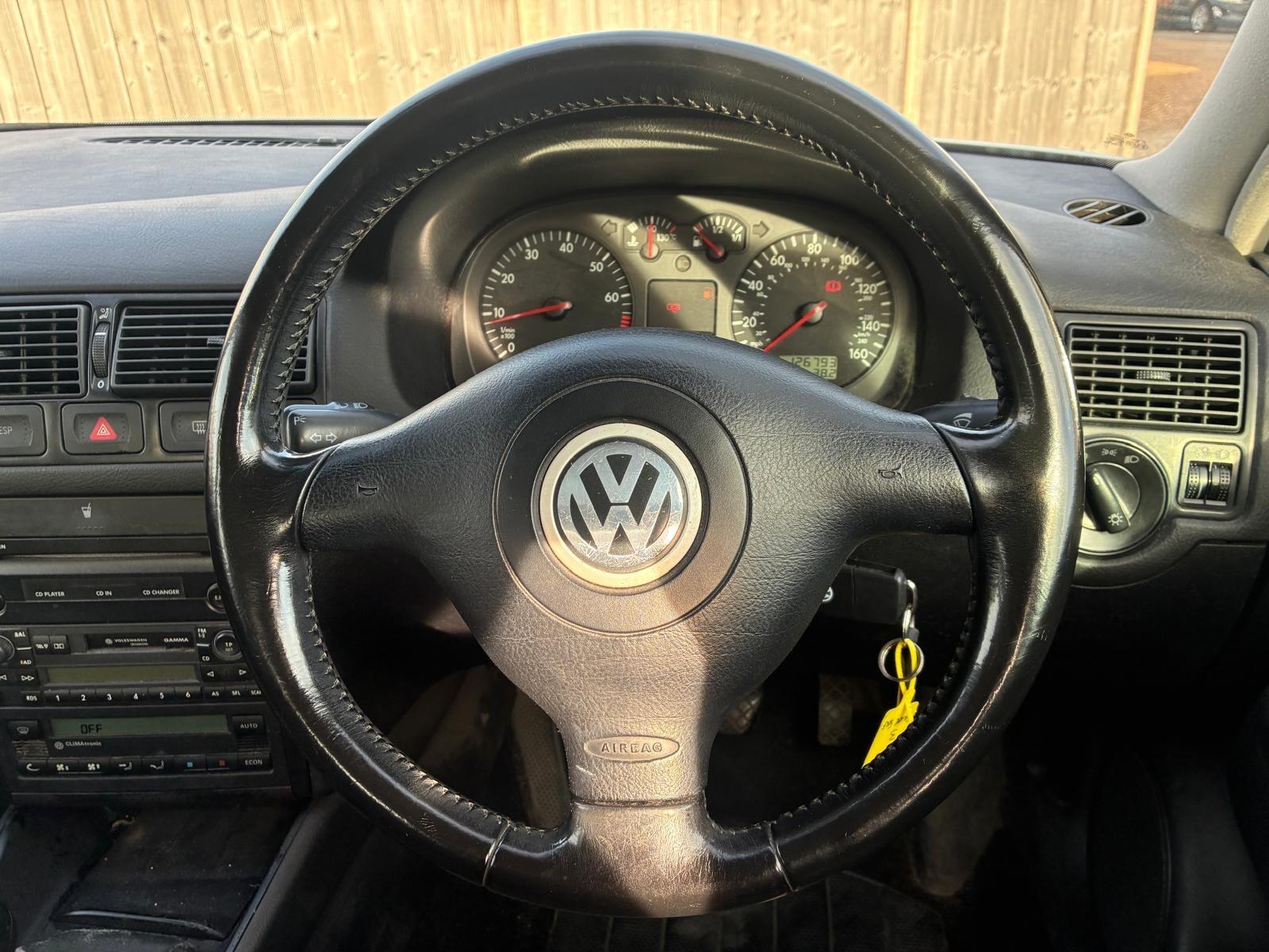 Volkswagen Golf view 16