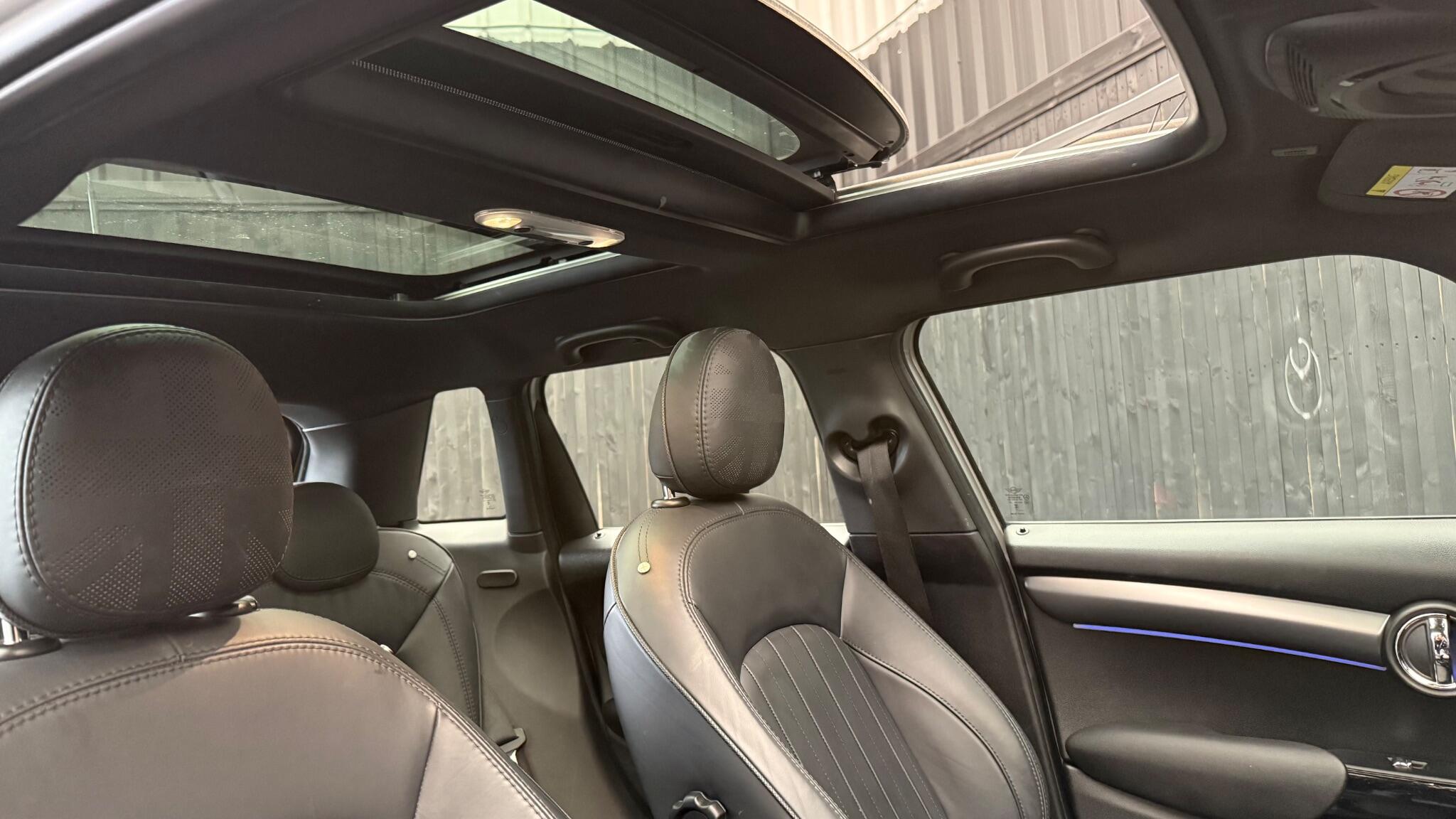 Mini Hatch view 19