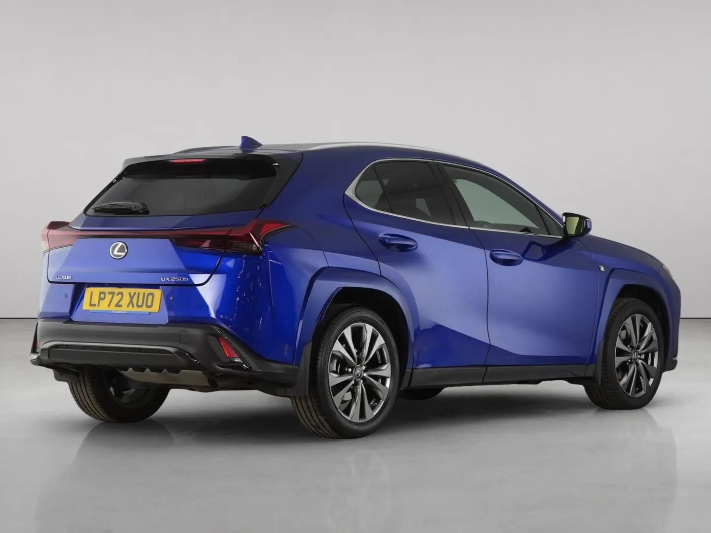 Lexus Ux view 8