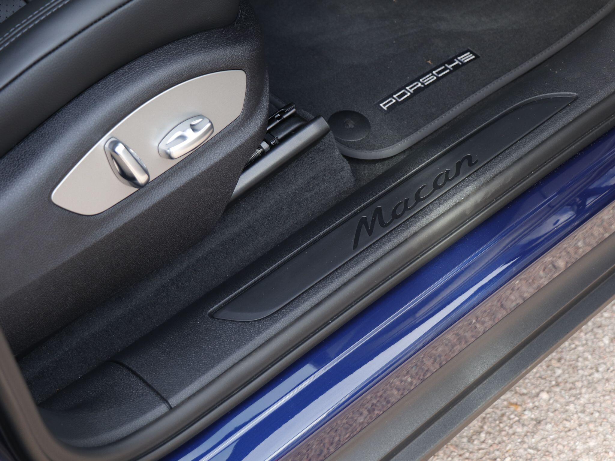 Porsche Macan view 21