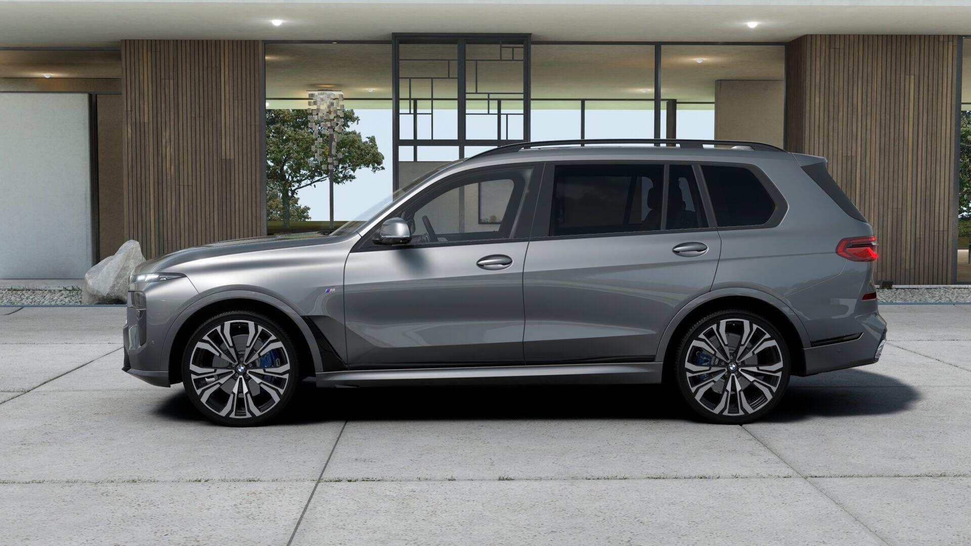 BMW X7 view 4