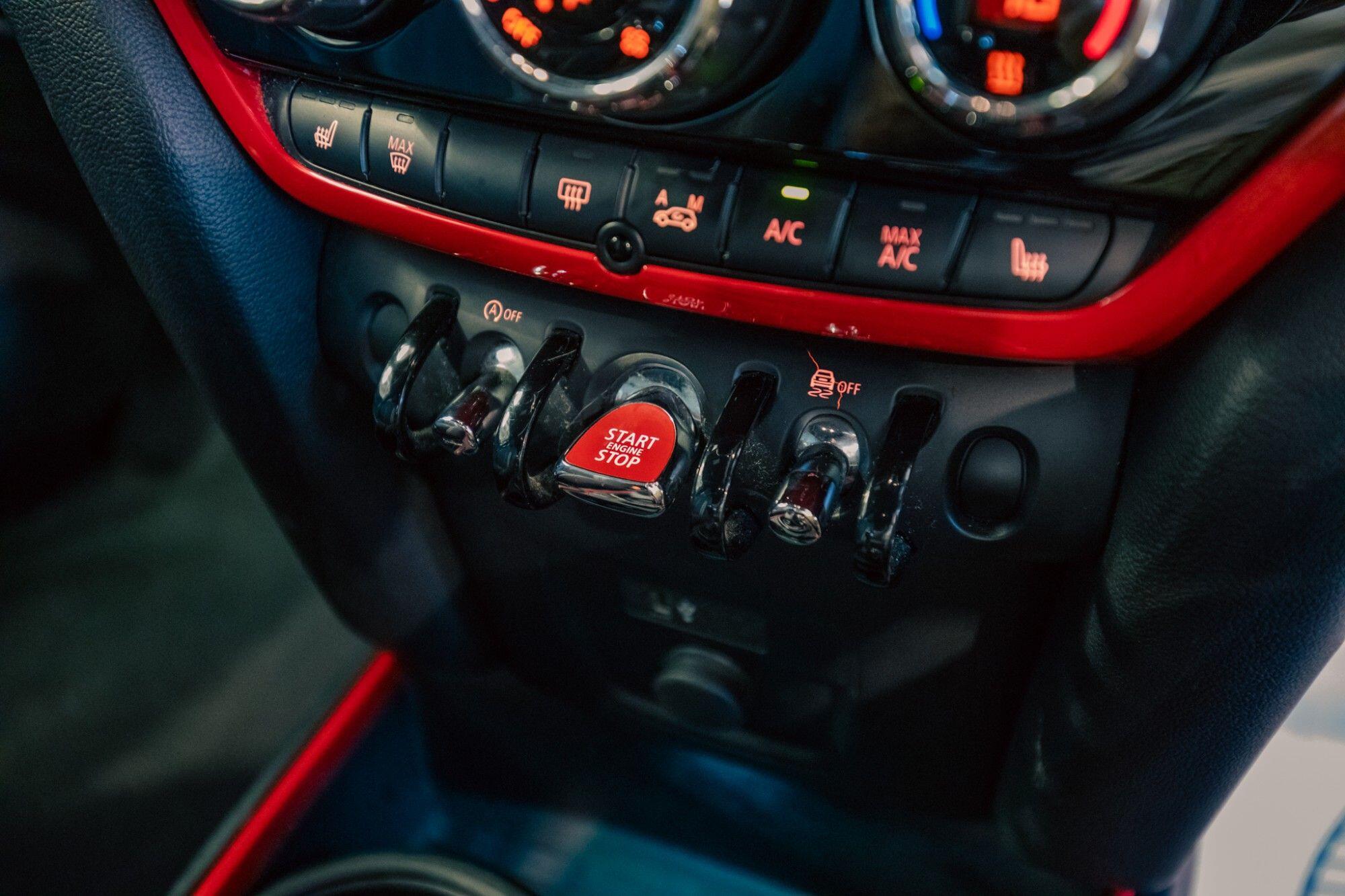 Mini Countryman view 18