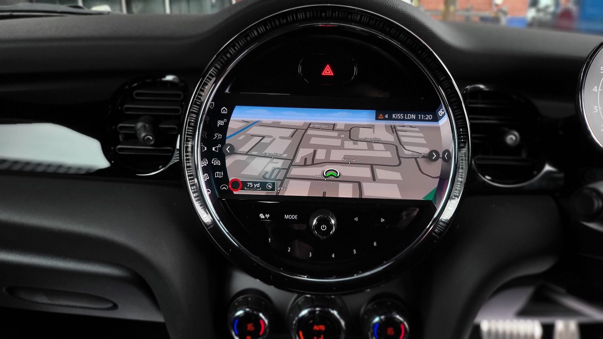 Mini Hatch view 26