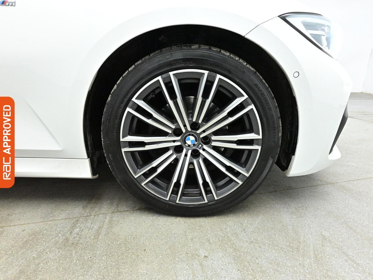 BMW 3 Series view 26