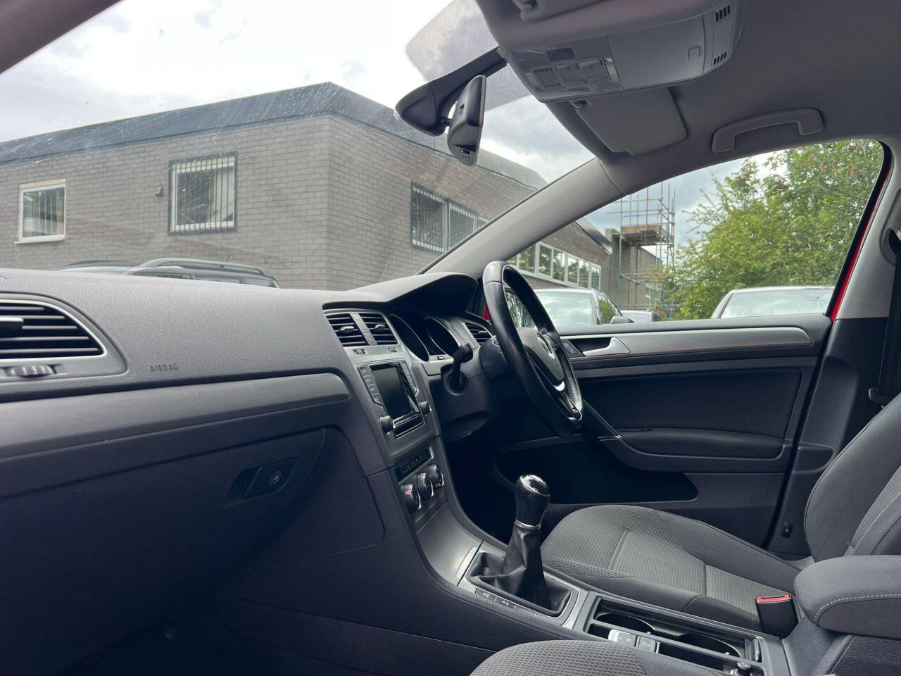 Volkswagen Golf view 18