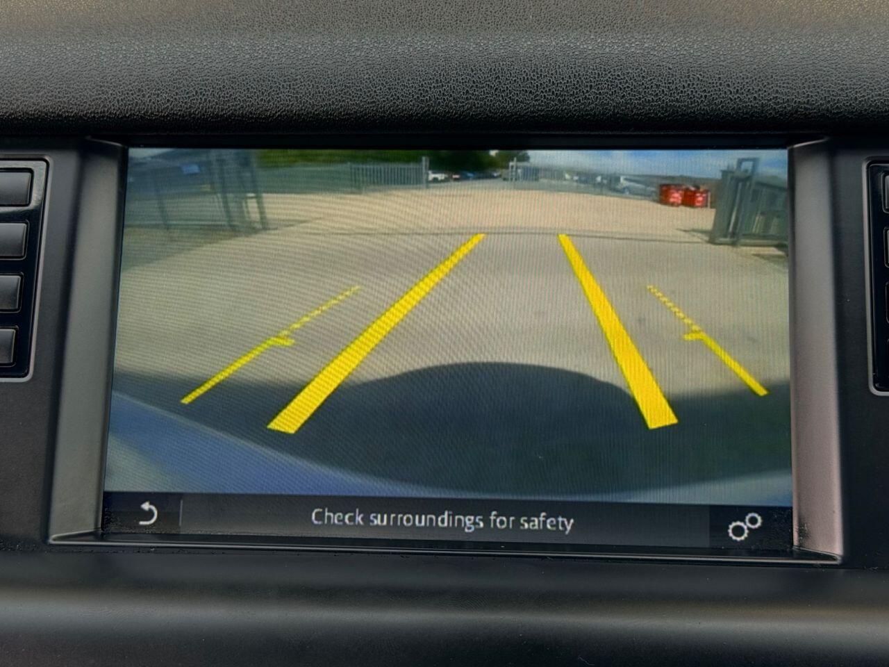 Land Rover Discovery Sport view 50