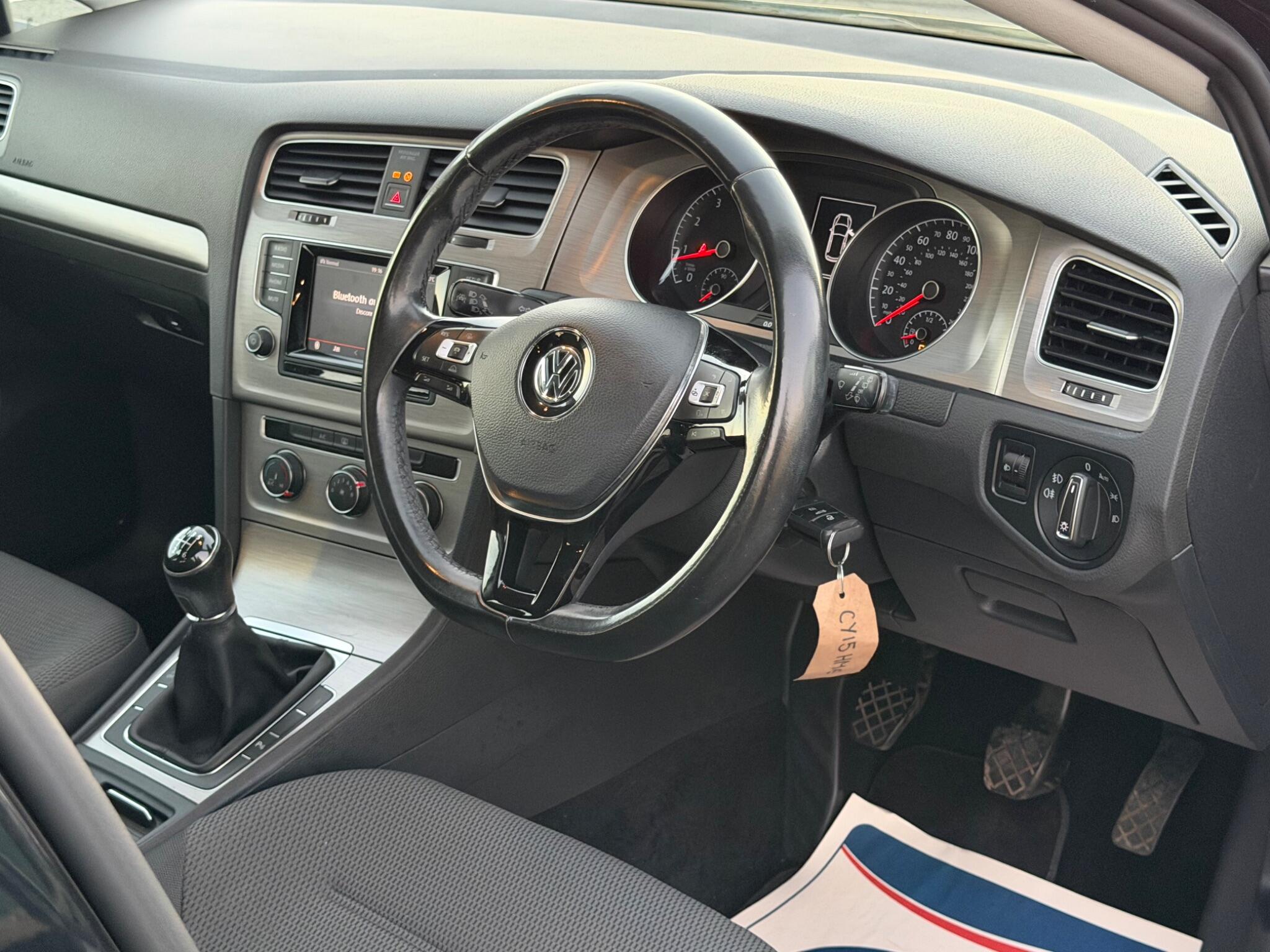 Volkswagen Golf view 35