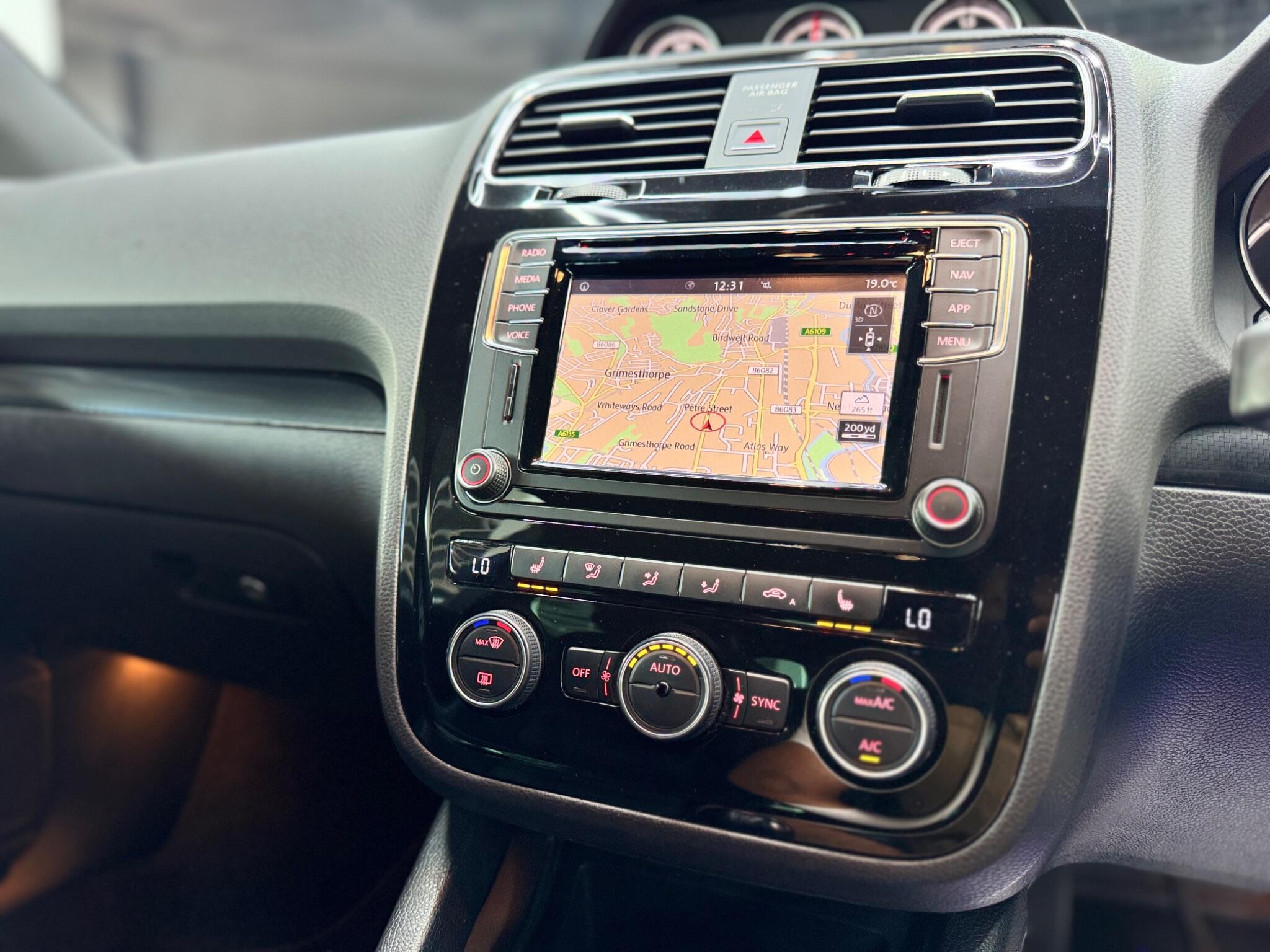 Volkswagen Scirocco view 38