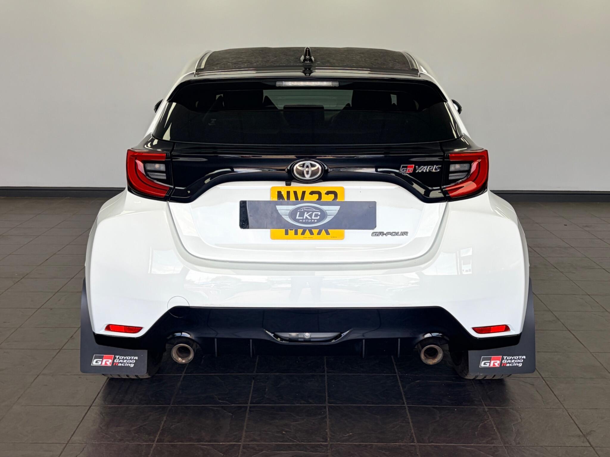 Toyota Yaris view 9
