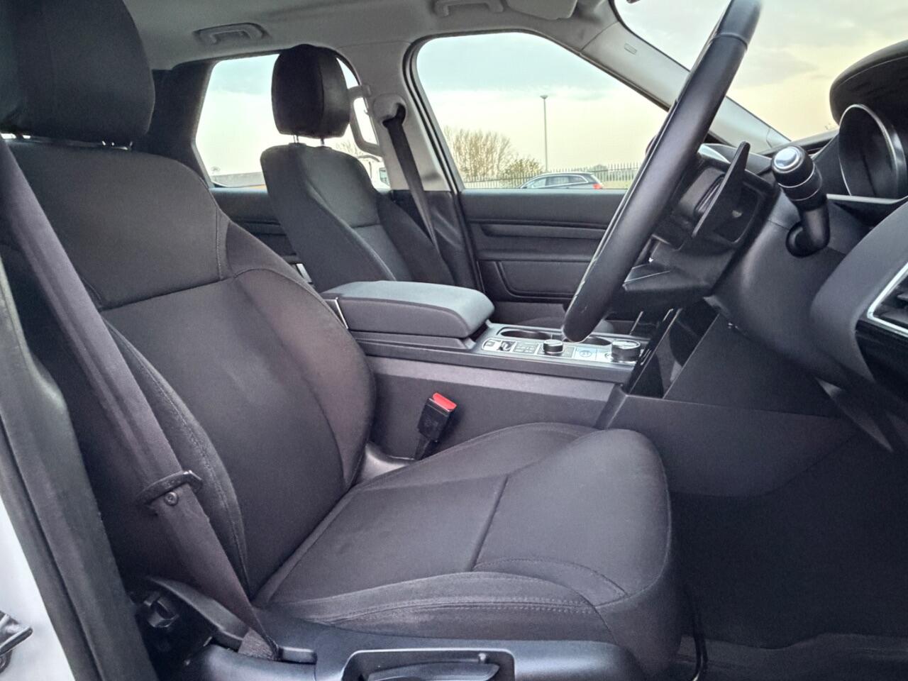 Land Rover Discovery view 18