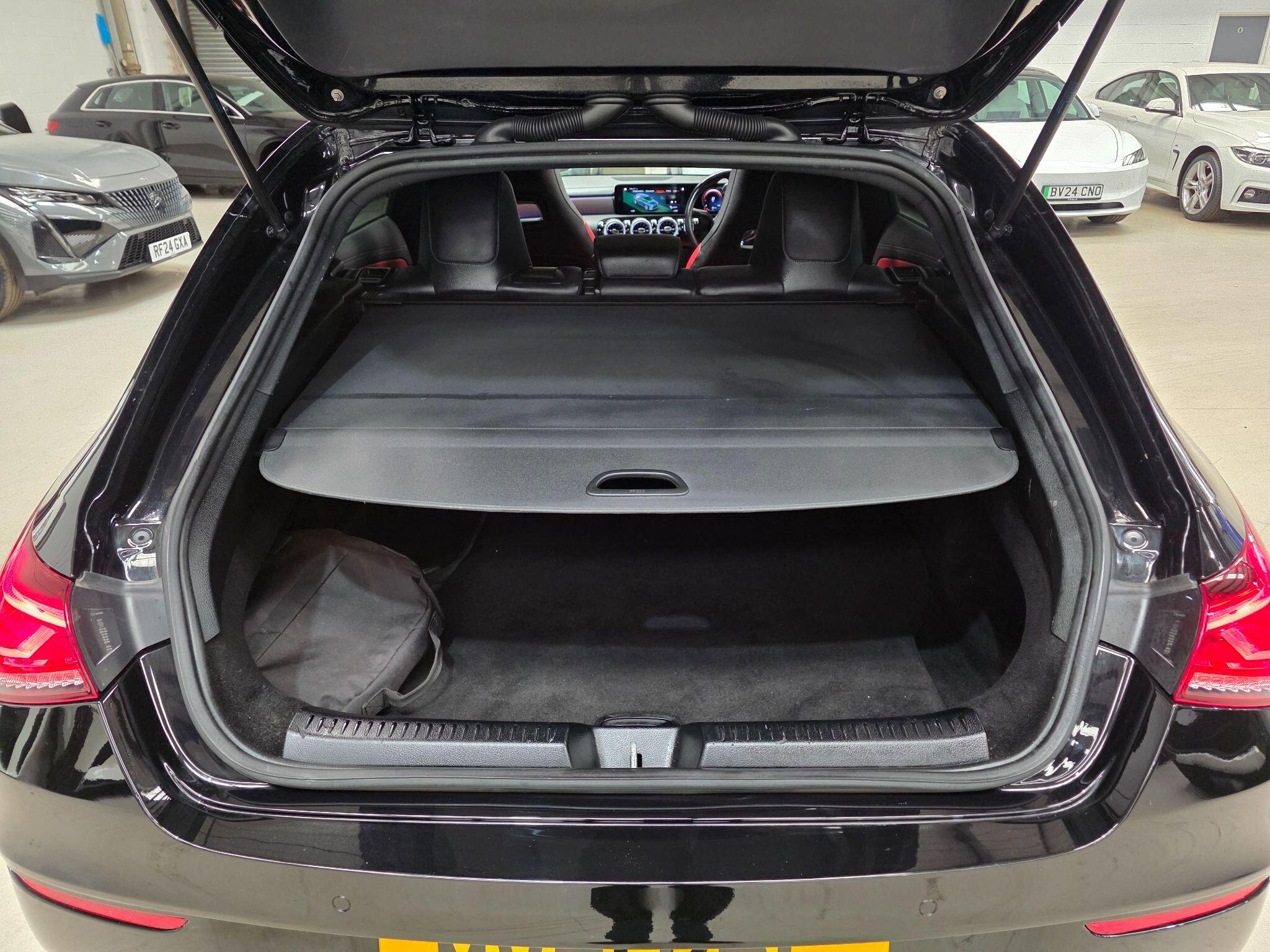 Mercedes-Benz Cla view 31