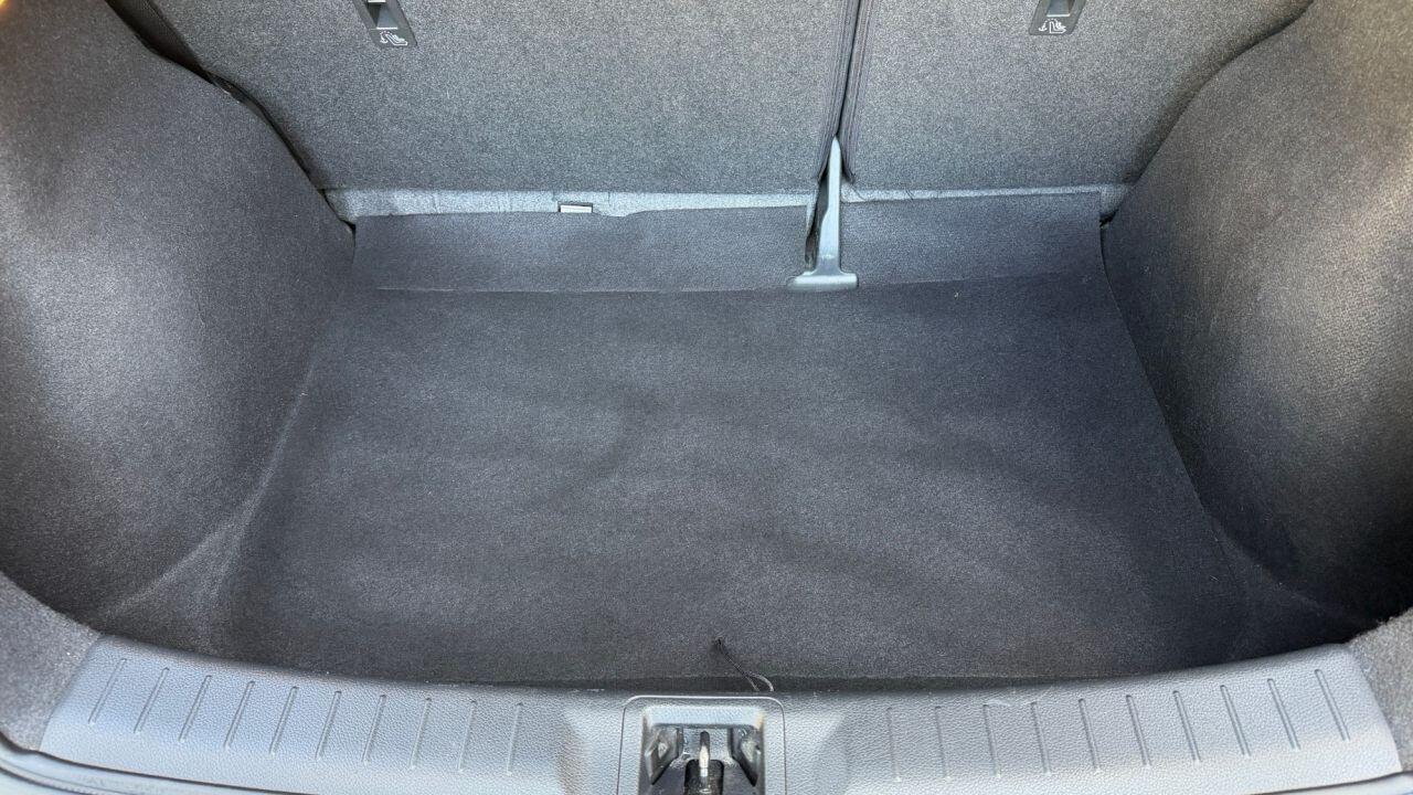 Nissan Pulsar view 32