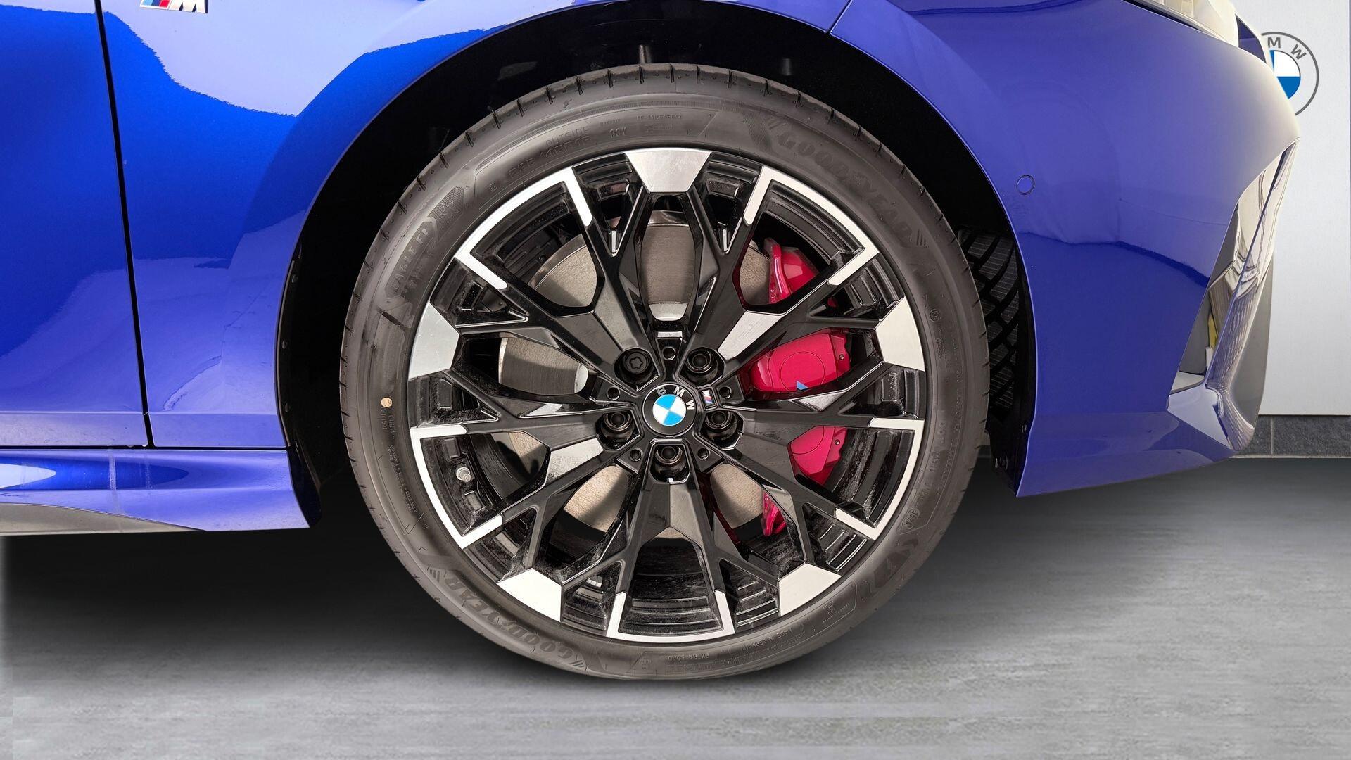 BMW 1 Series view 14