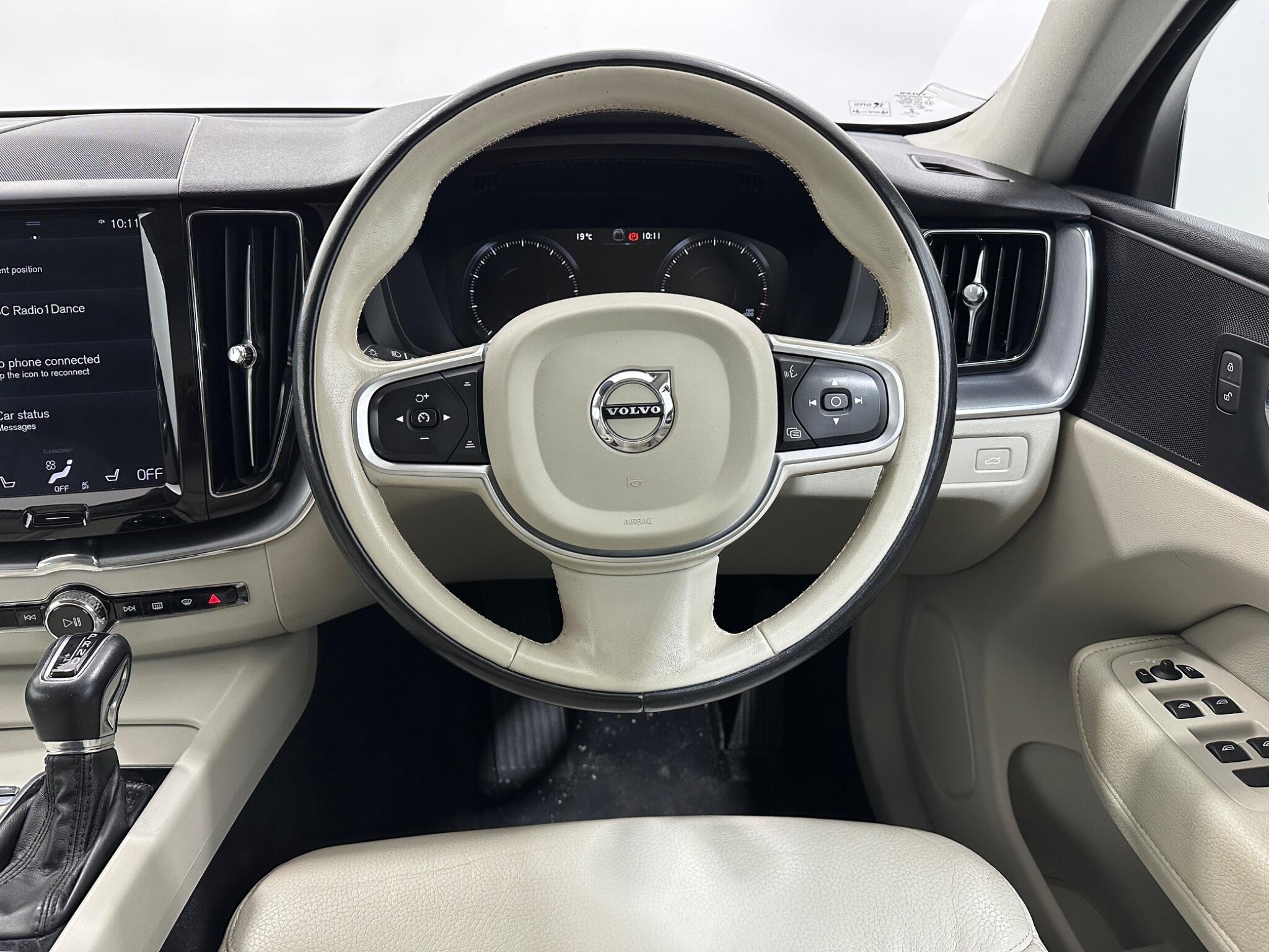 Volvo XC60 view 13