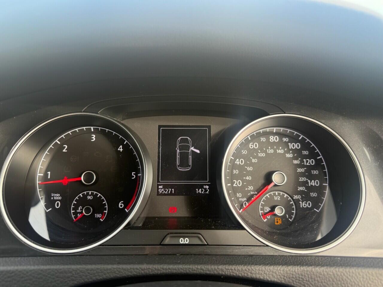 Volkswagen Golf view 11