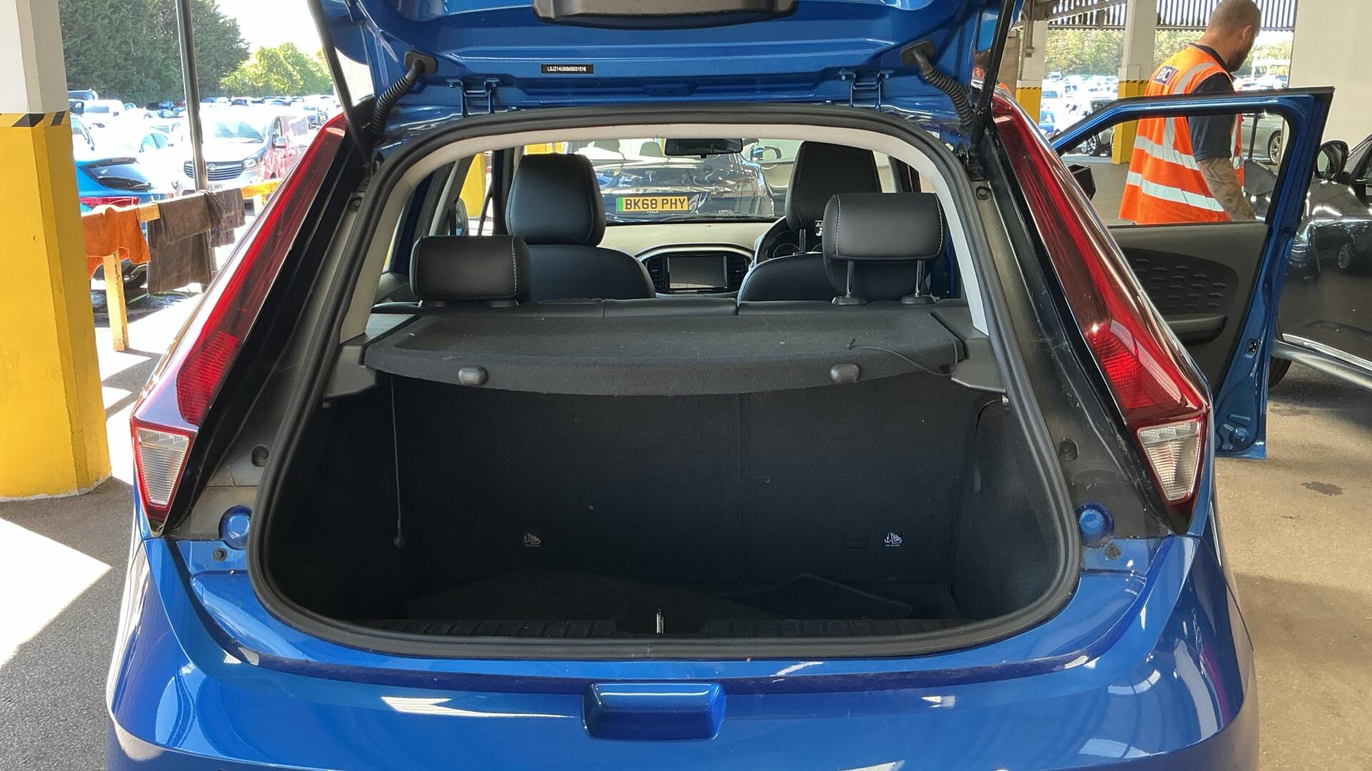 MG MG3 view 7