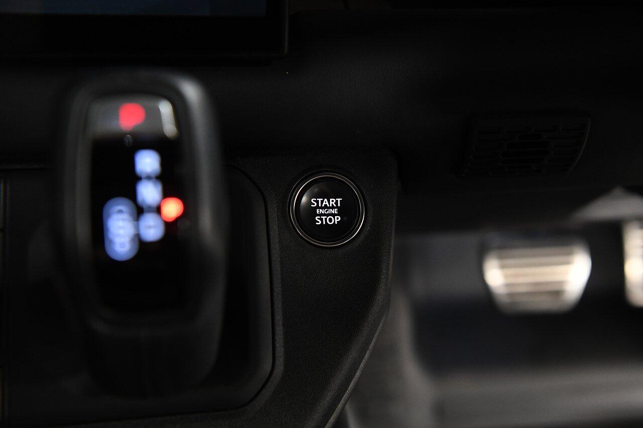 Land Rover Defender view 16