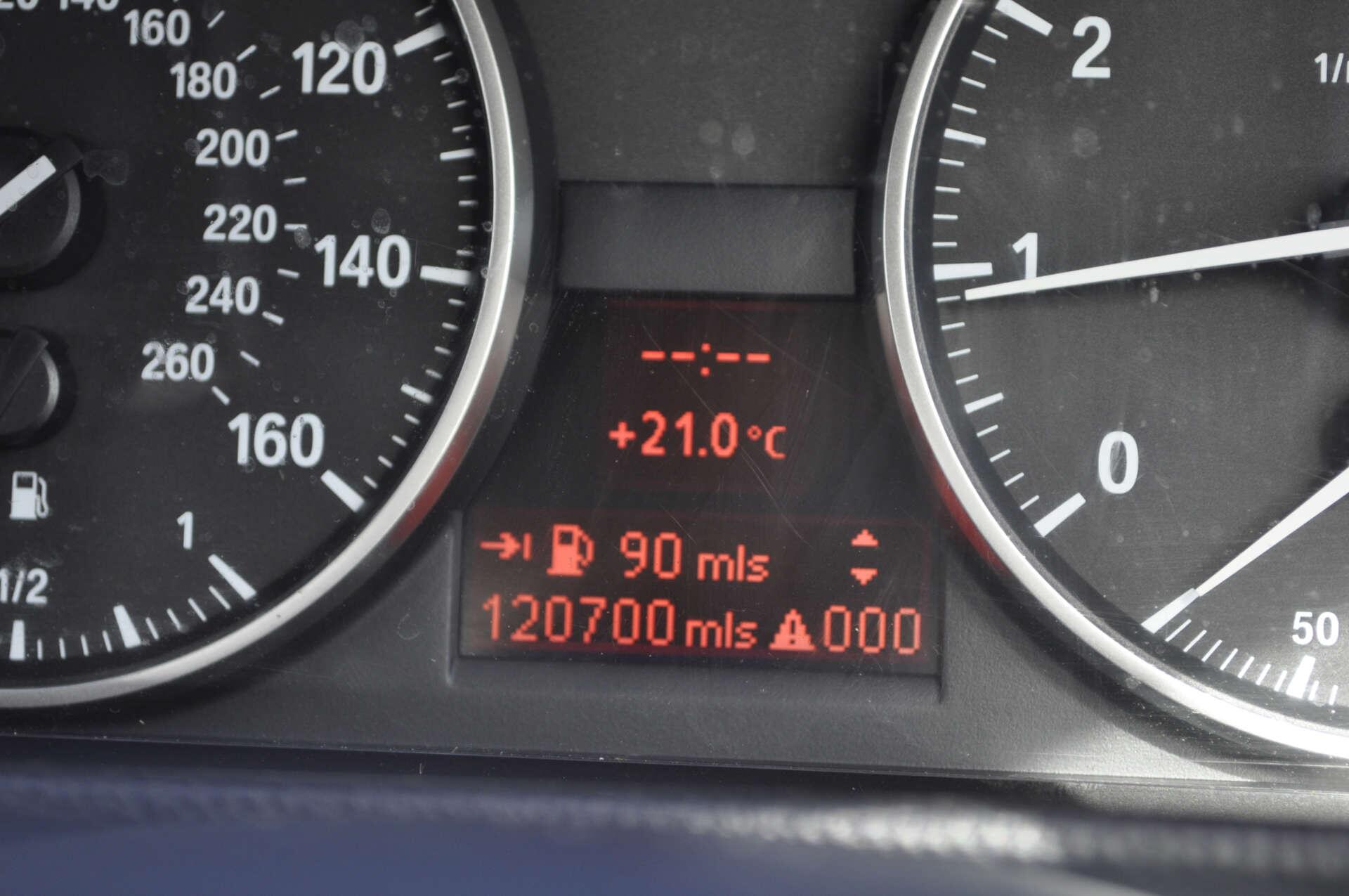 BMW 3 Series view 19