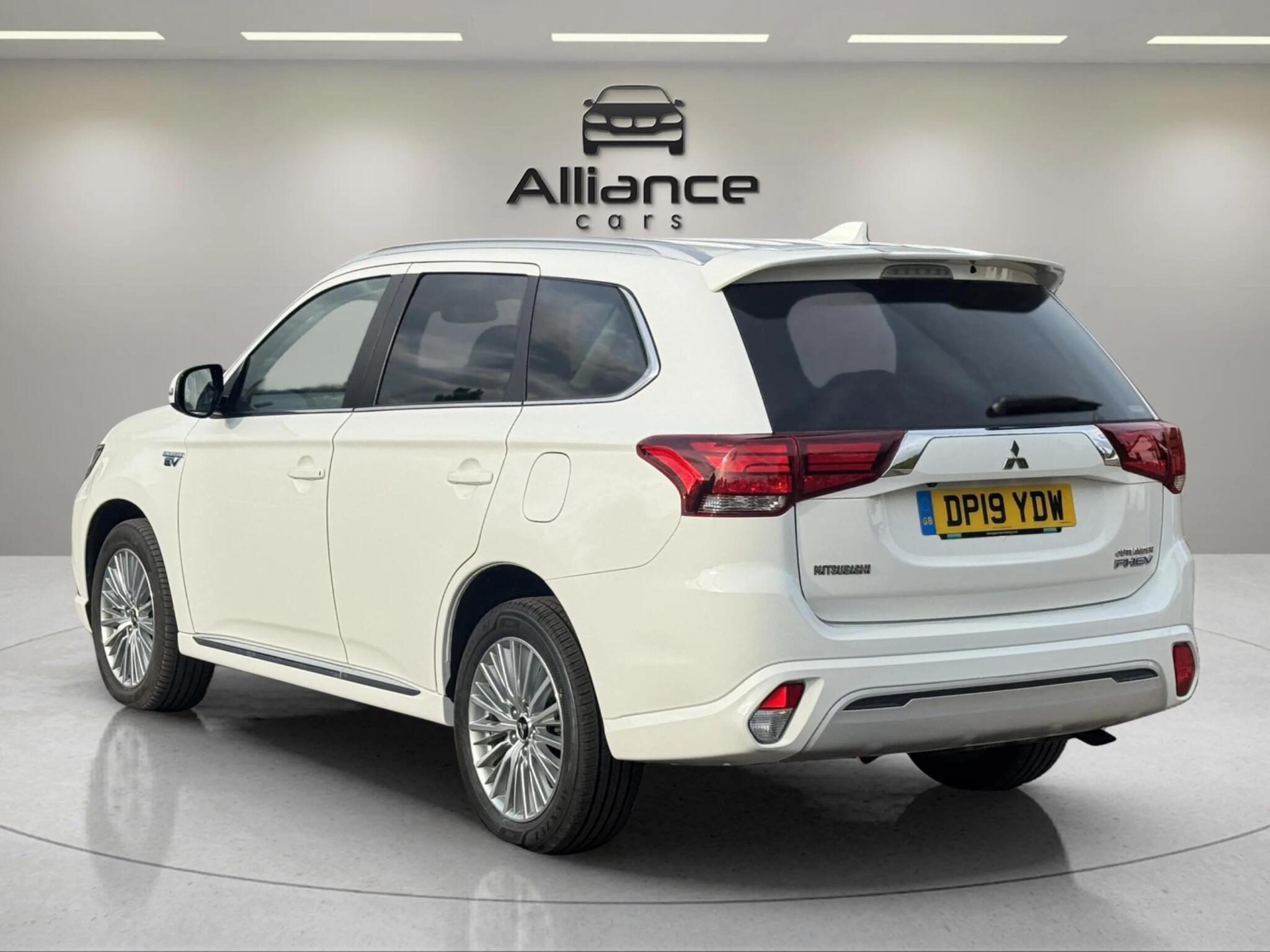 Mitsubishi Outlander view 74