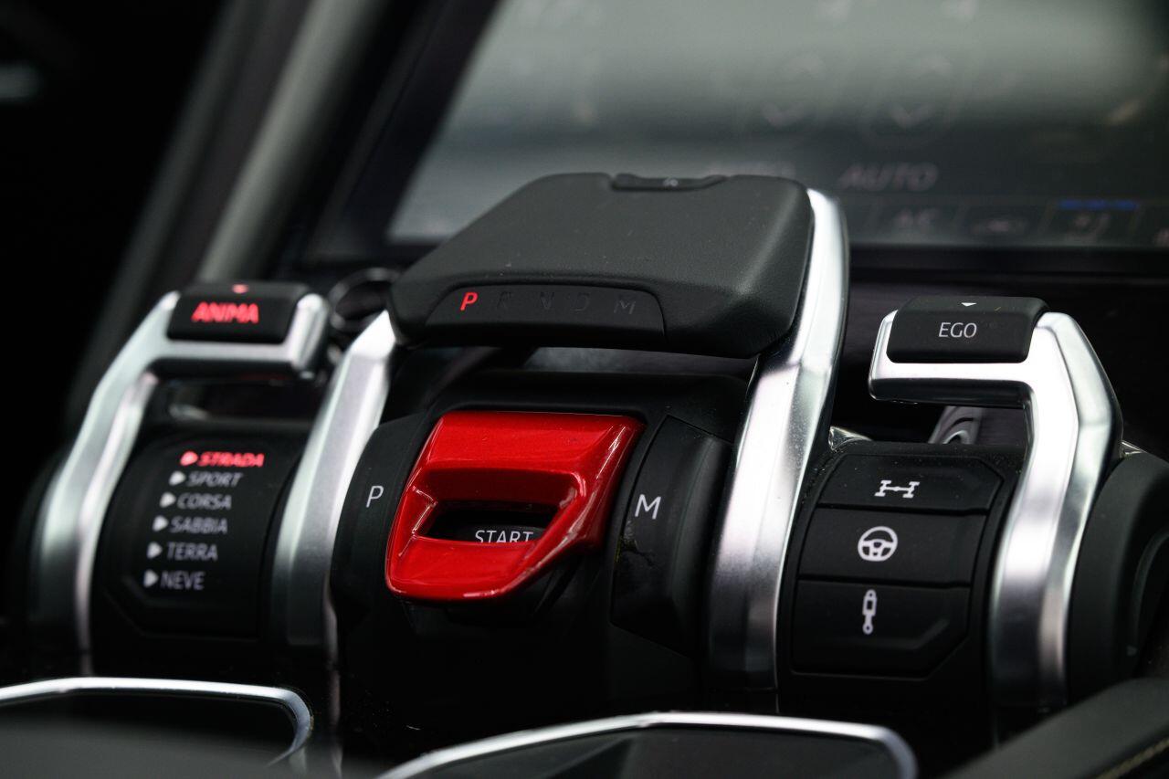 Lamborghini Urus view 33
