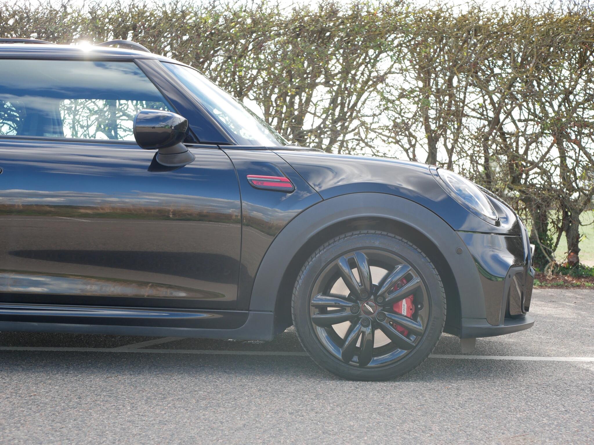 Mini Hatch view 7