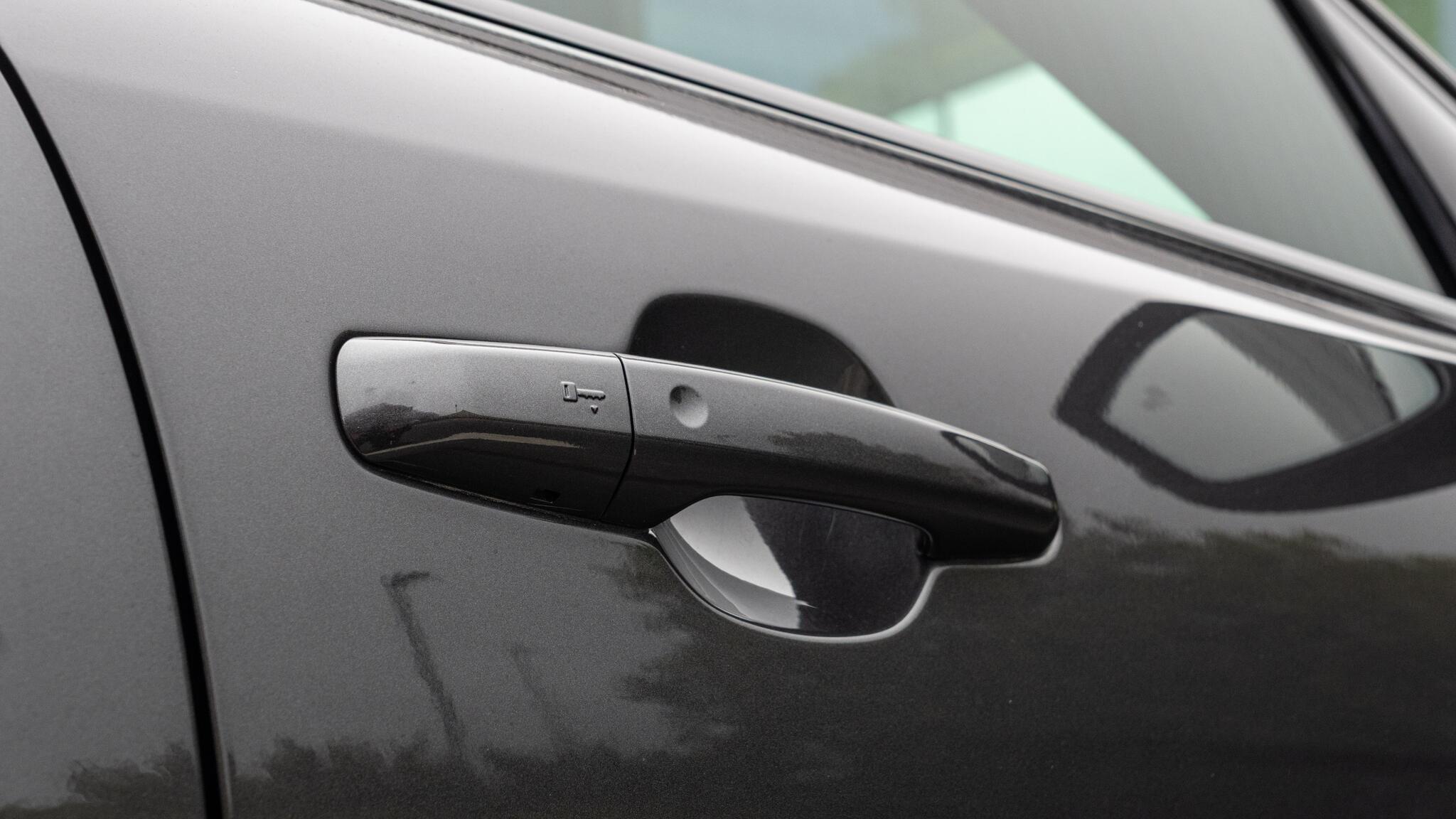 Jaguar F-Pace view 92