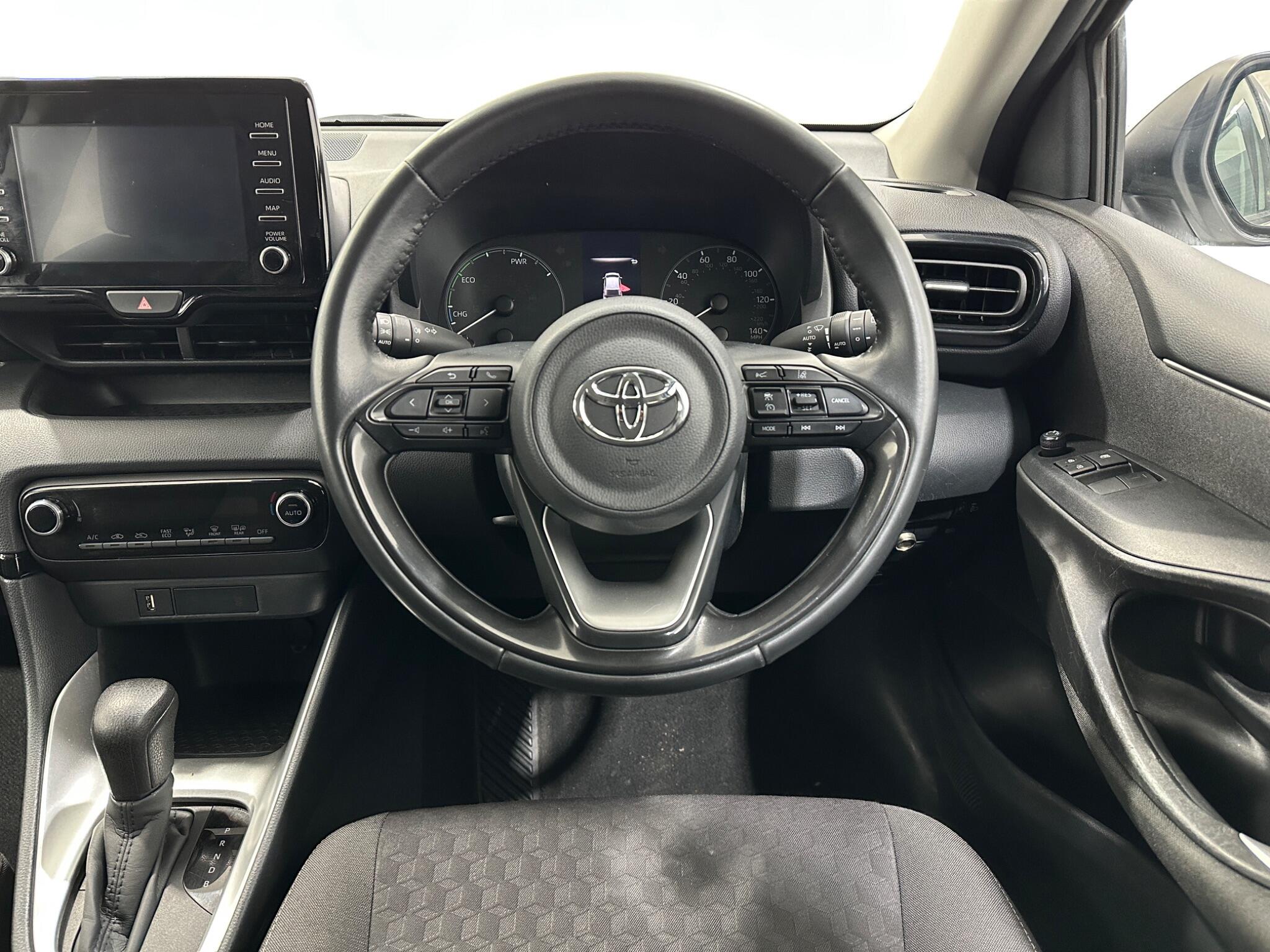 Toyota Yaris view 13