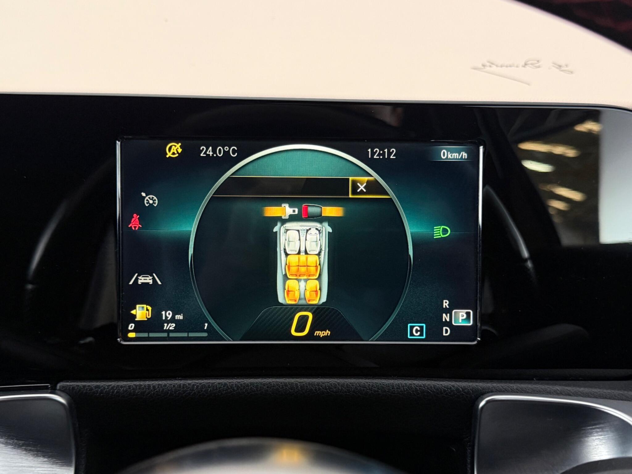Mercedes-Benz GLB view 15