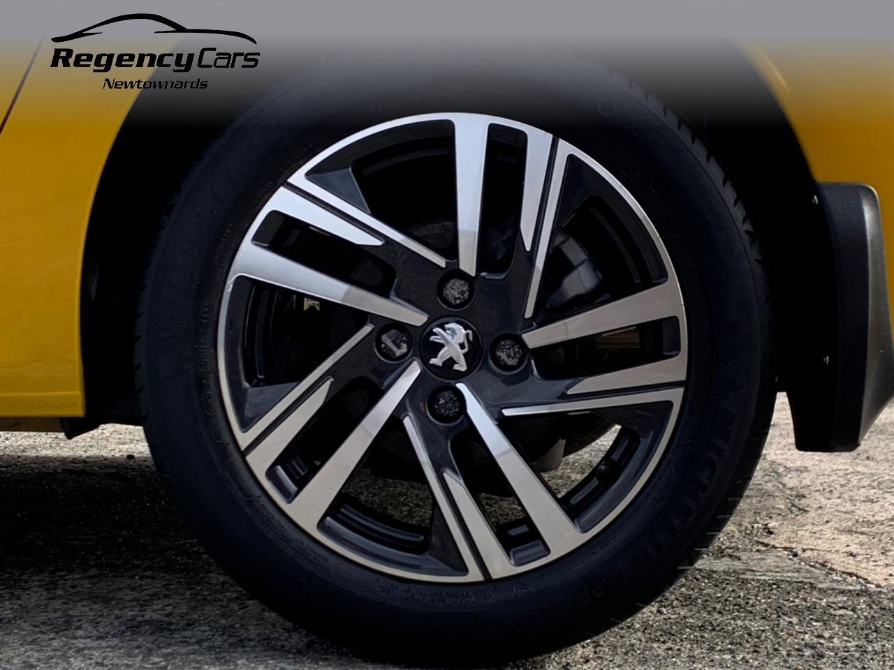 Peugeot 208 view 14
