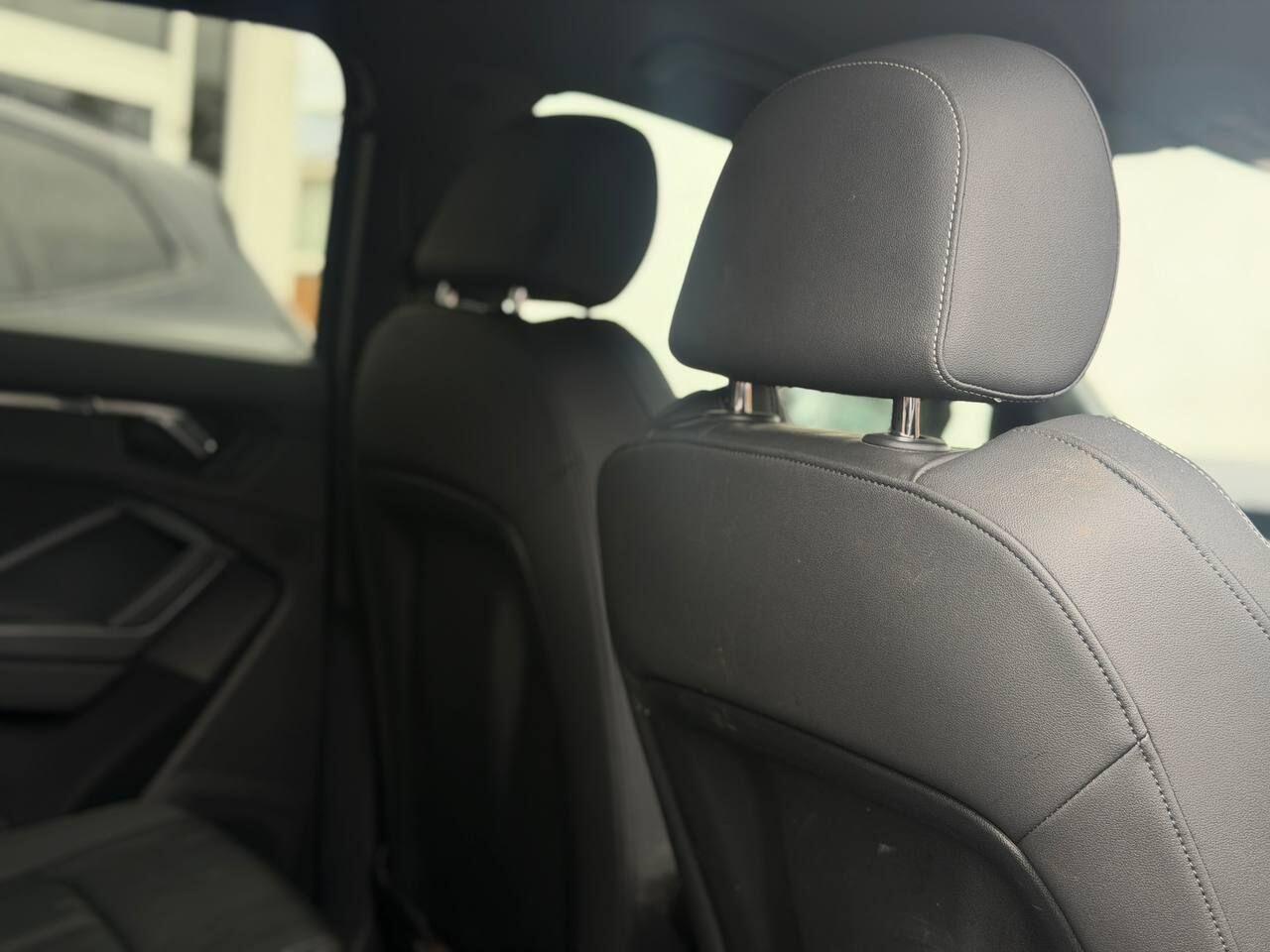 Audi Q3 view 16