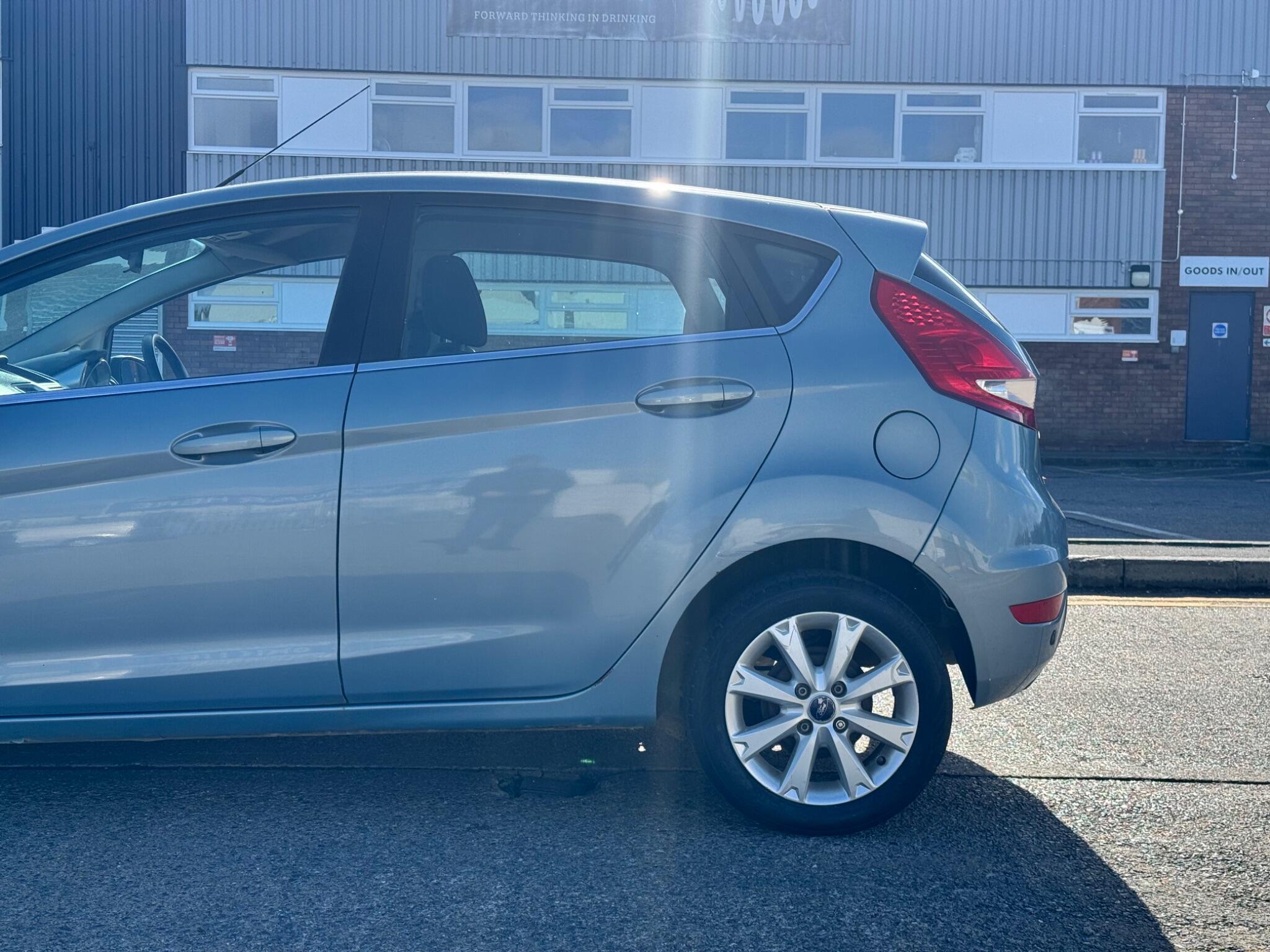 Ford Fiesta view 9