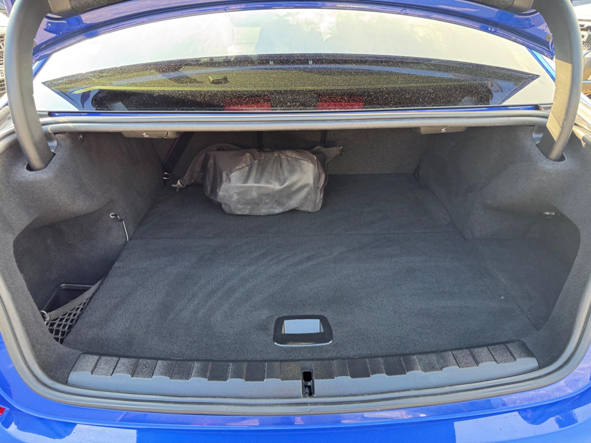 BMW 3 Series view 52