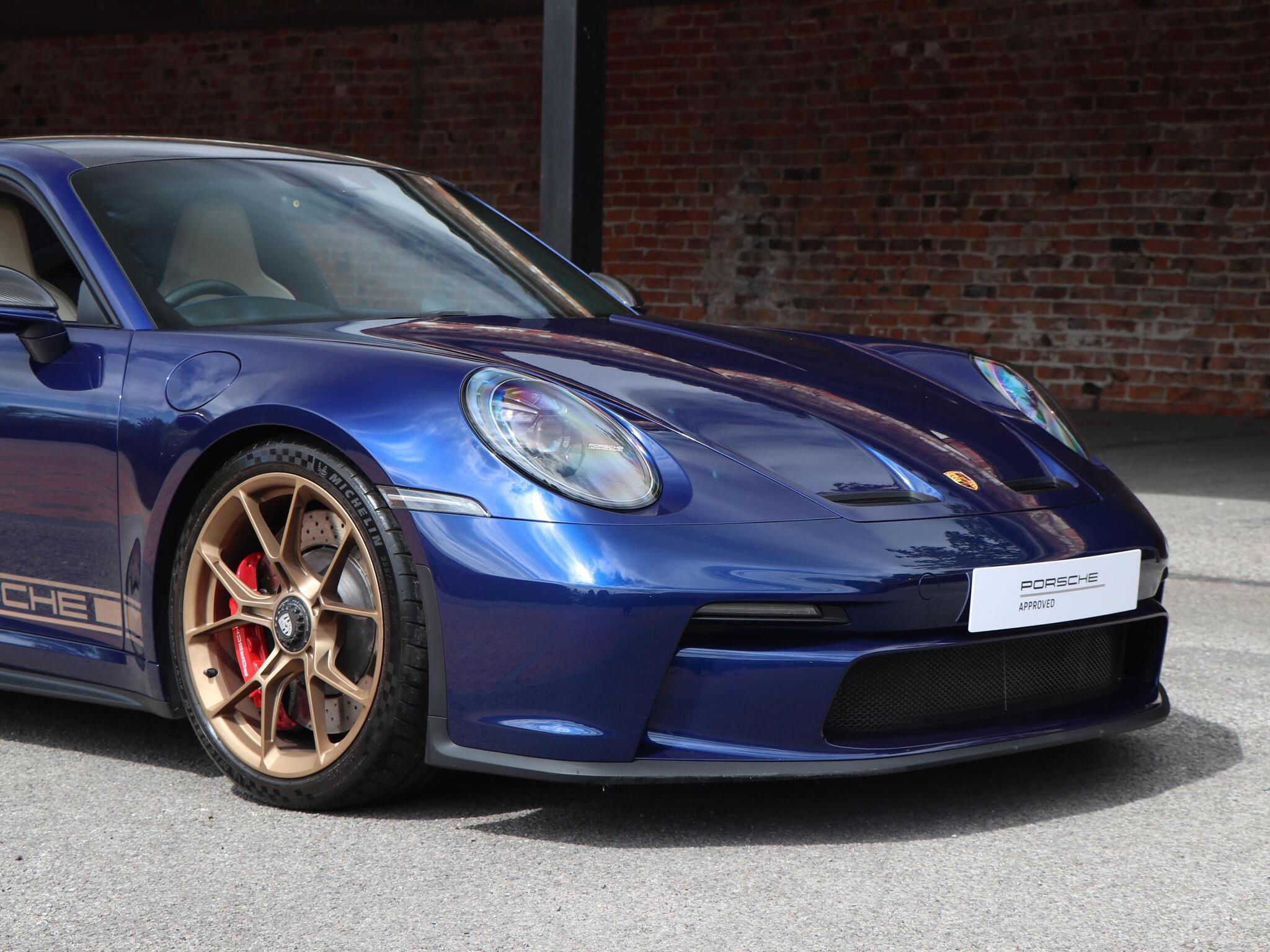 Porsche 911 view 14