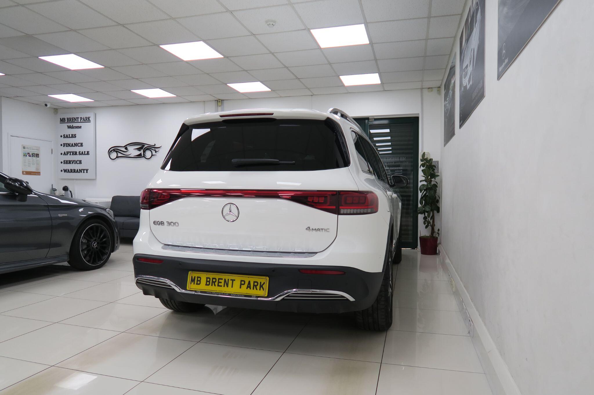 Mercedes-Benz Eqb view 7