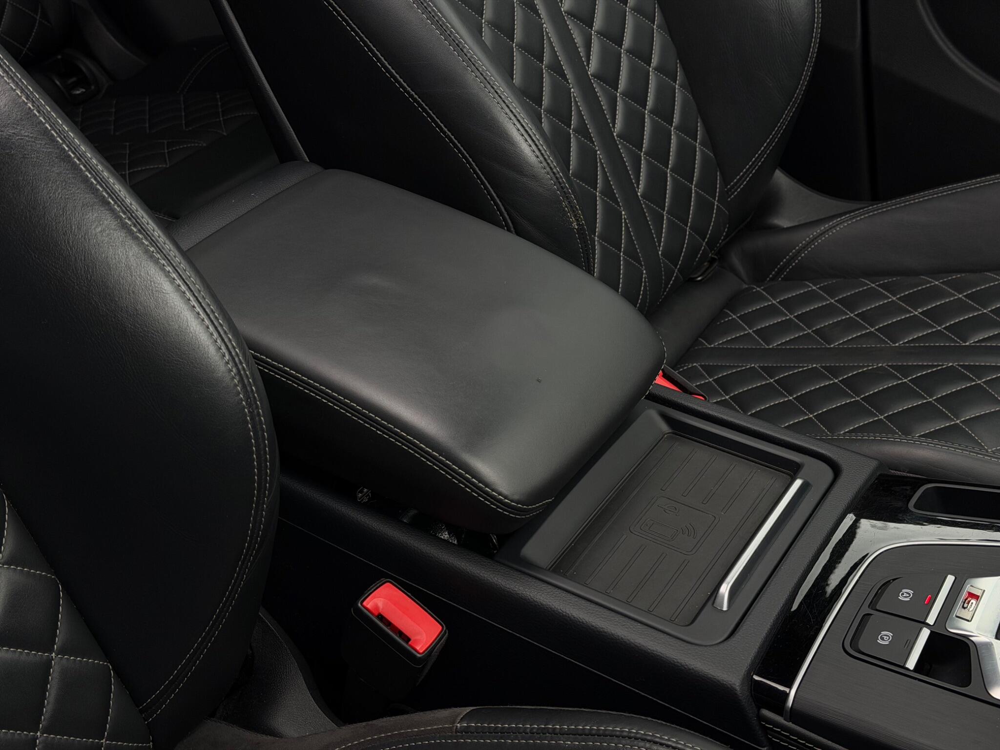 Audi SQ5 view 26