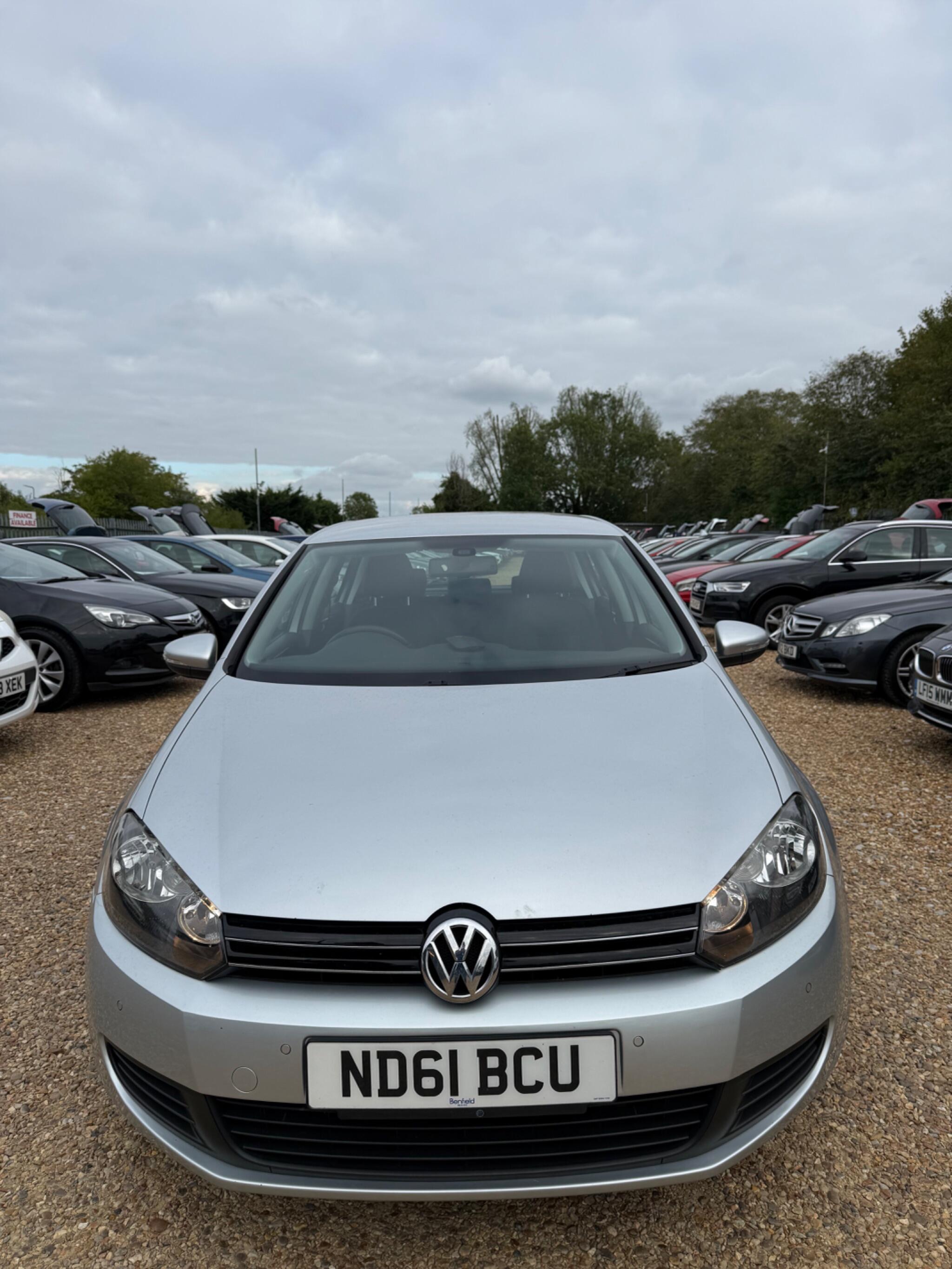 Volkswagen Golf view 2