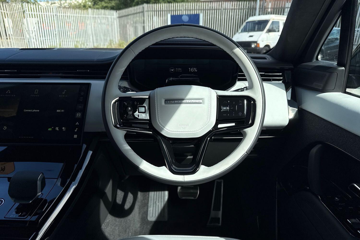 Land Rover Range Rover Sport view 11